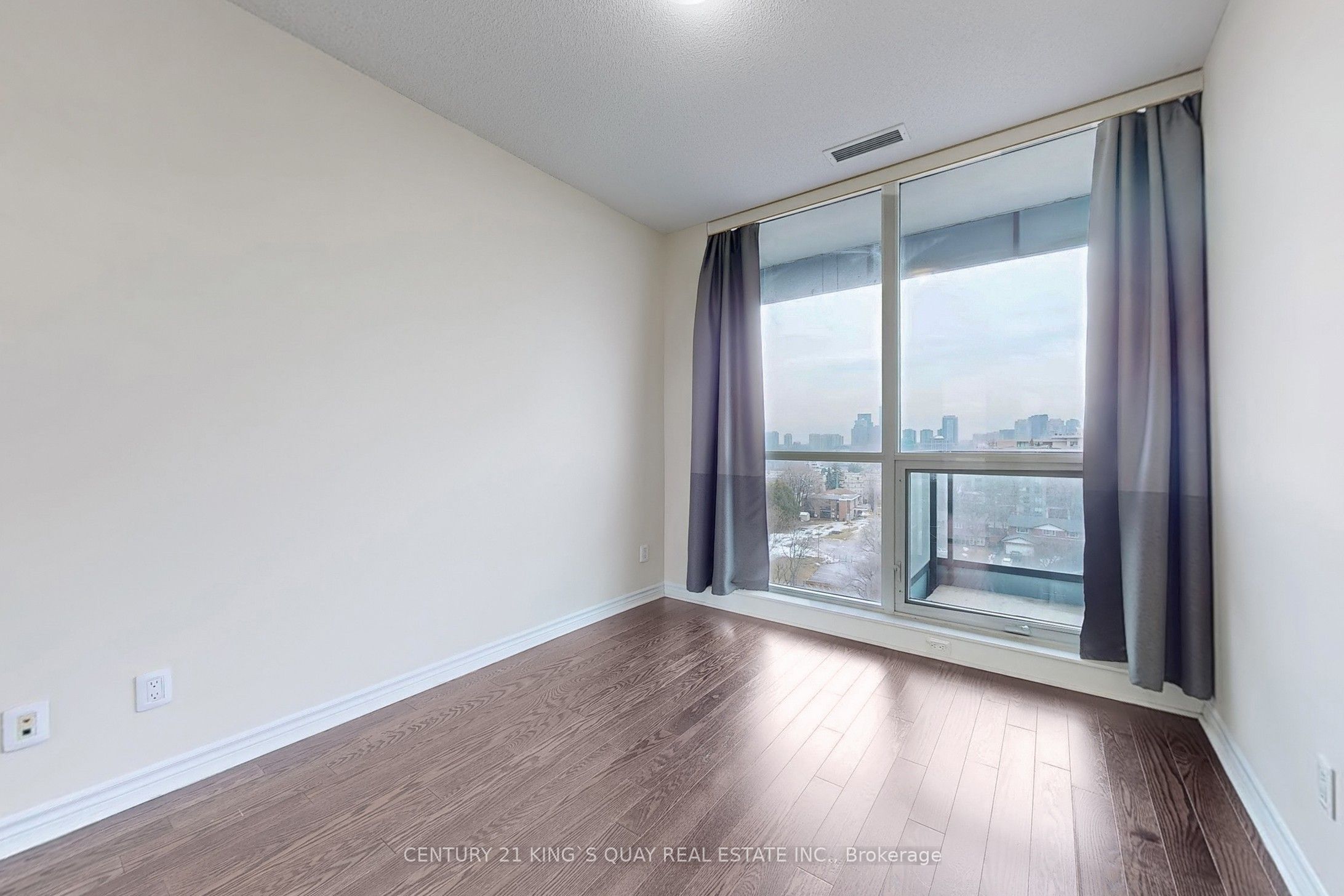 #814 - 2885 Bayview Avenue Property Photo 18