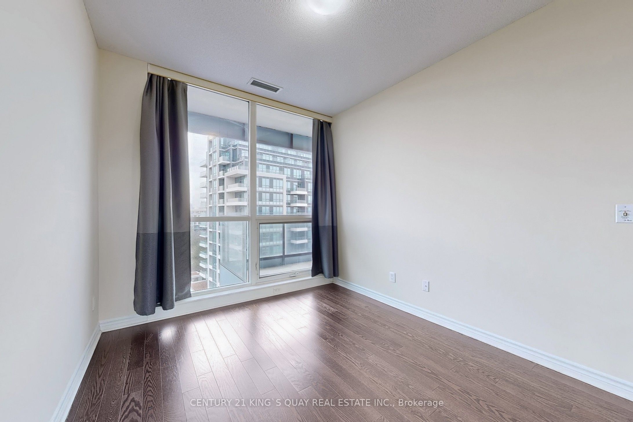 #814 - 2885 Bayview Avenue Property Photo 19
