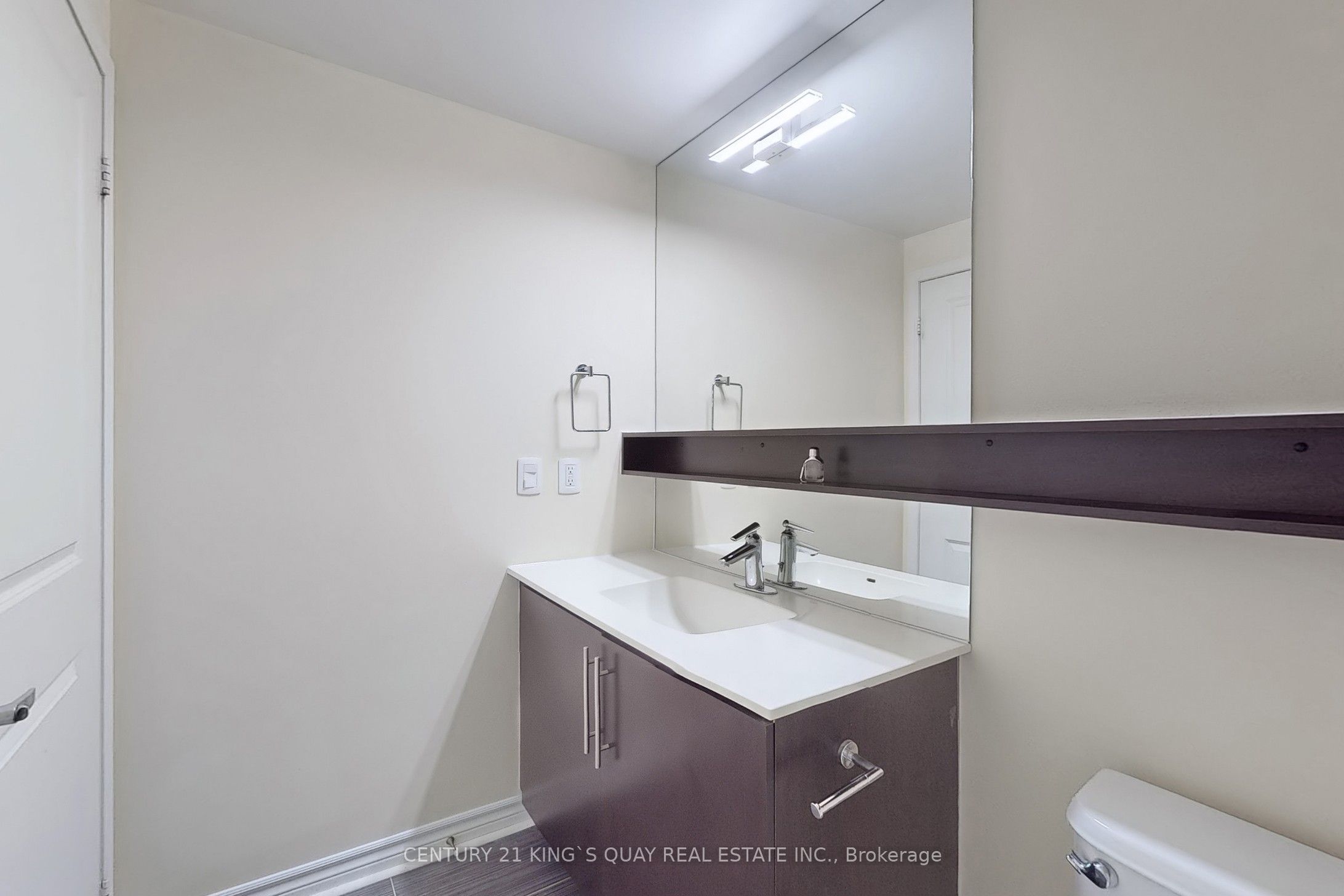 #814 - 2885 Bayview Avenue Property Photo 22