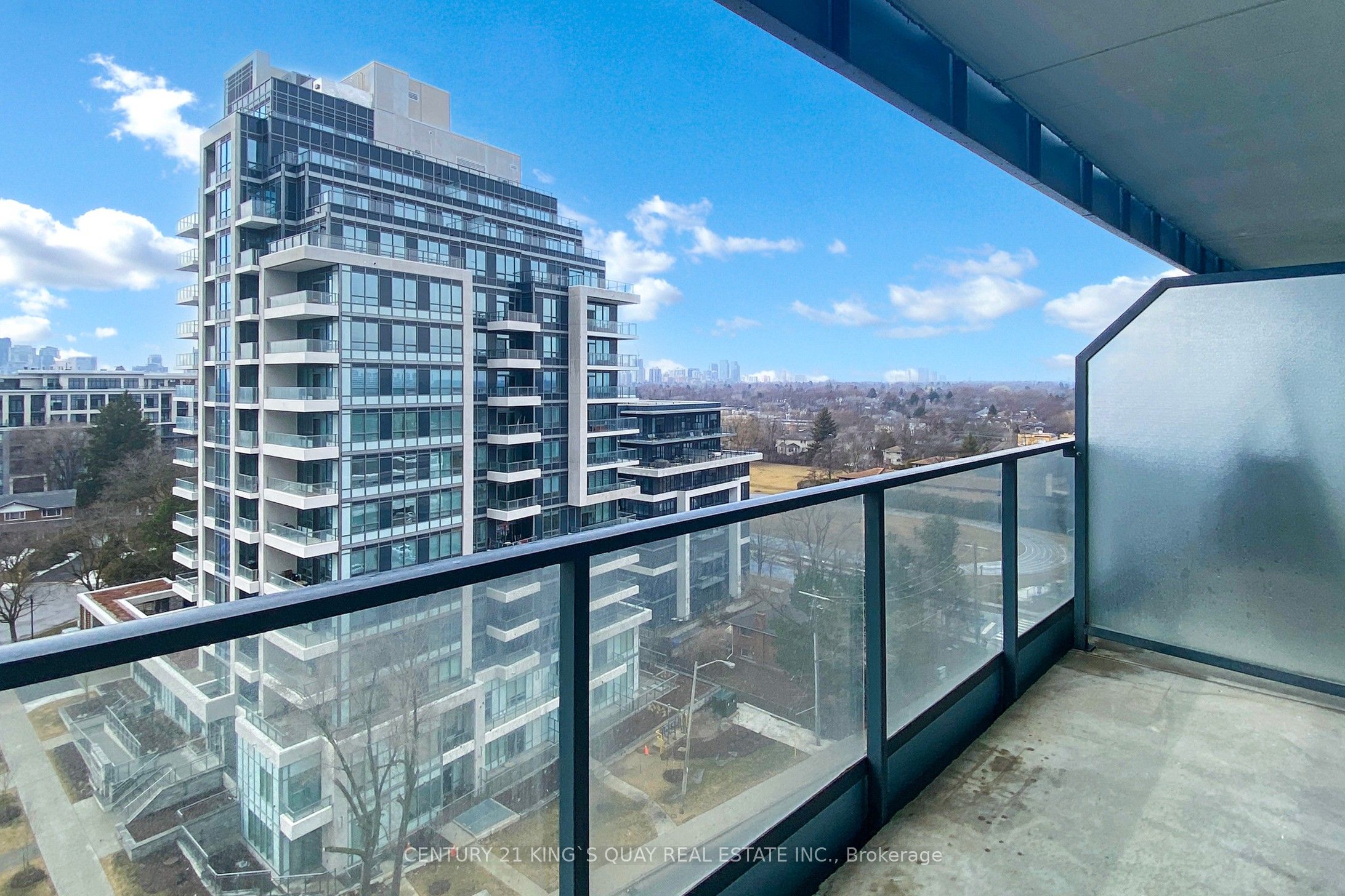 #814 - 2885 Bayview Avenue Property Photo 31