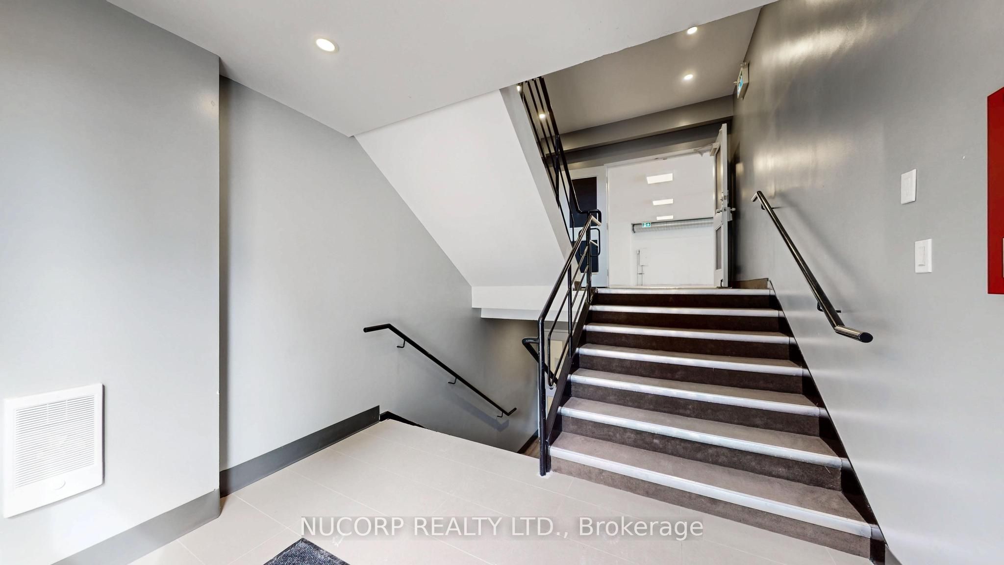 #1st Property Photo 8