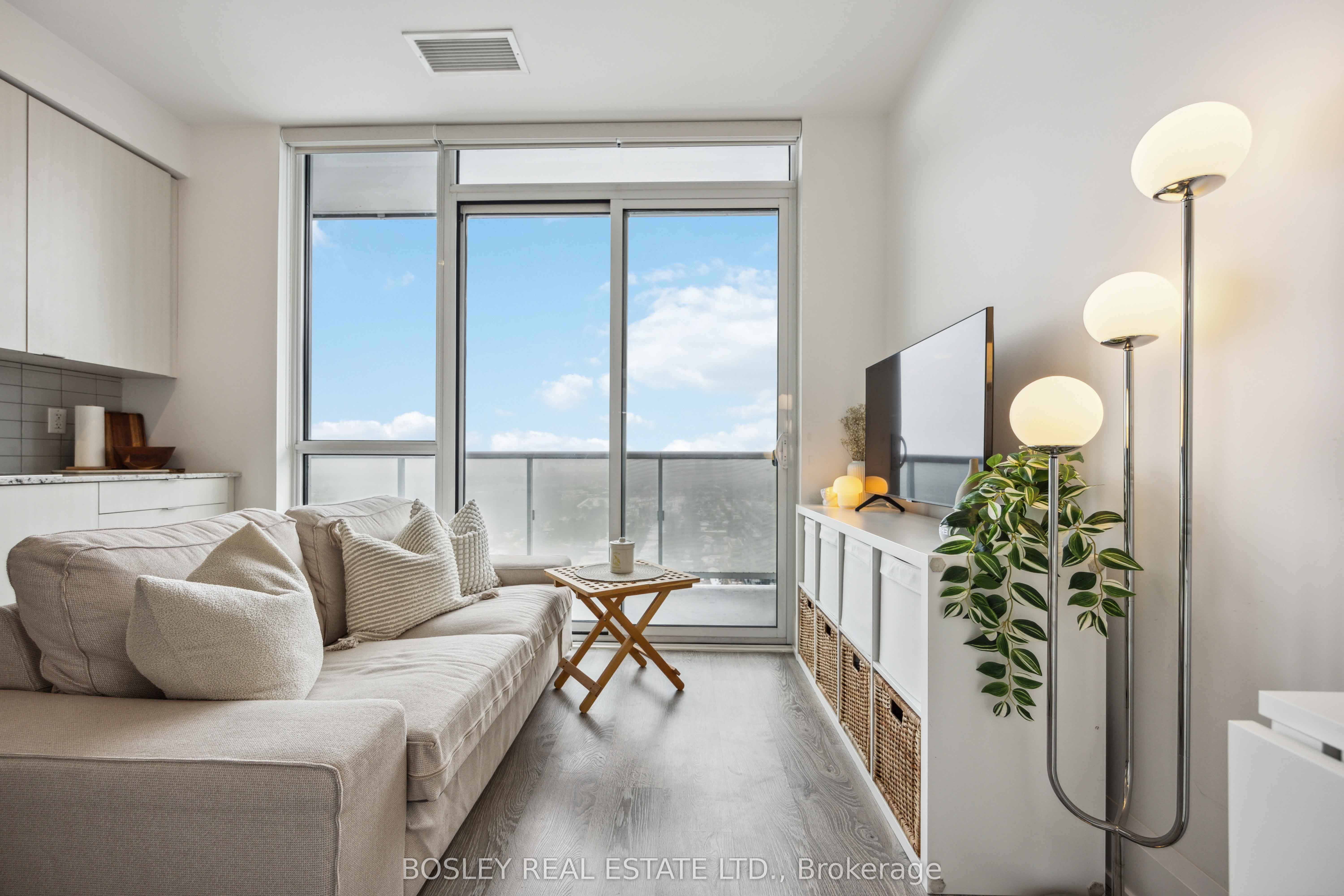 #3006 - 101 Erskine Avenue Property Photo 1
