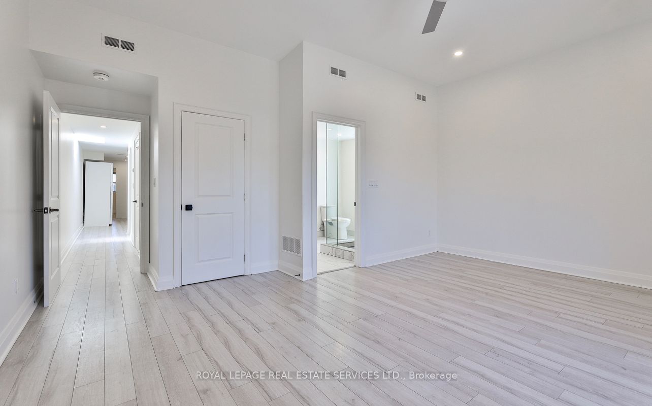 995 Bloor Street Property Photo 6