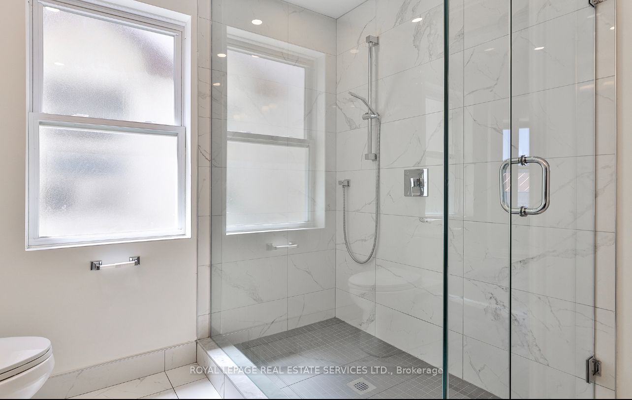 995 Bloor Street Property Photo 9
