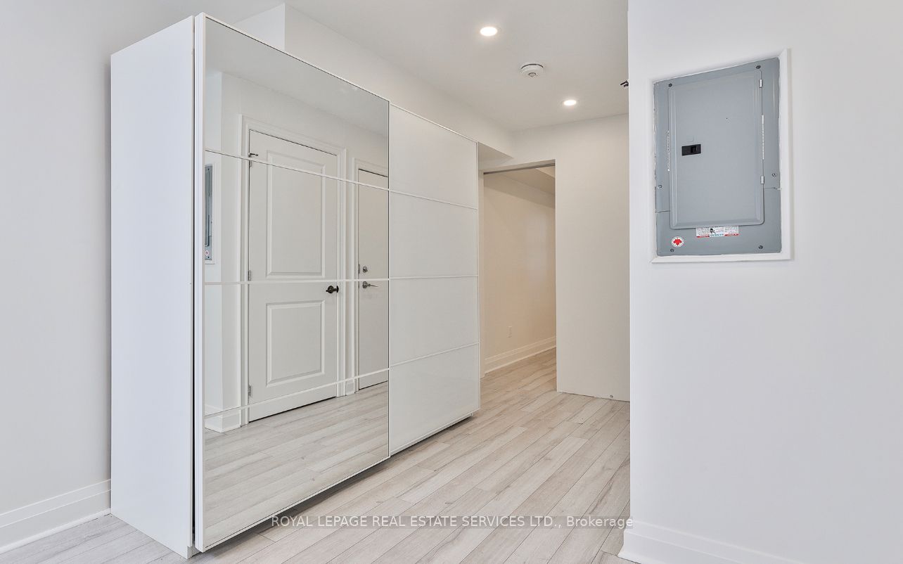 995 Bloor Street Property Photo 12