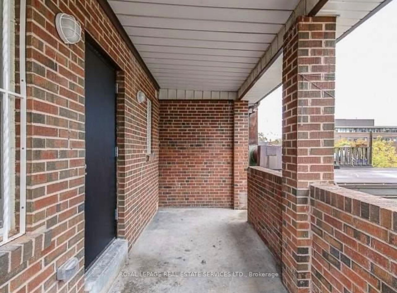 995 Bloor Street Property Photo 21