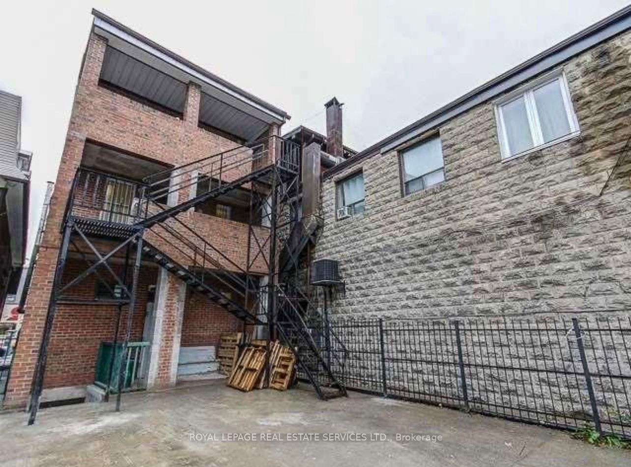 995 Bloor Street Property Photo 22