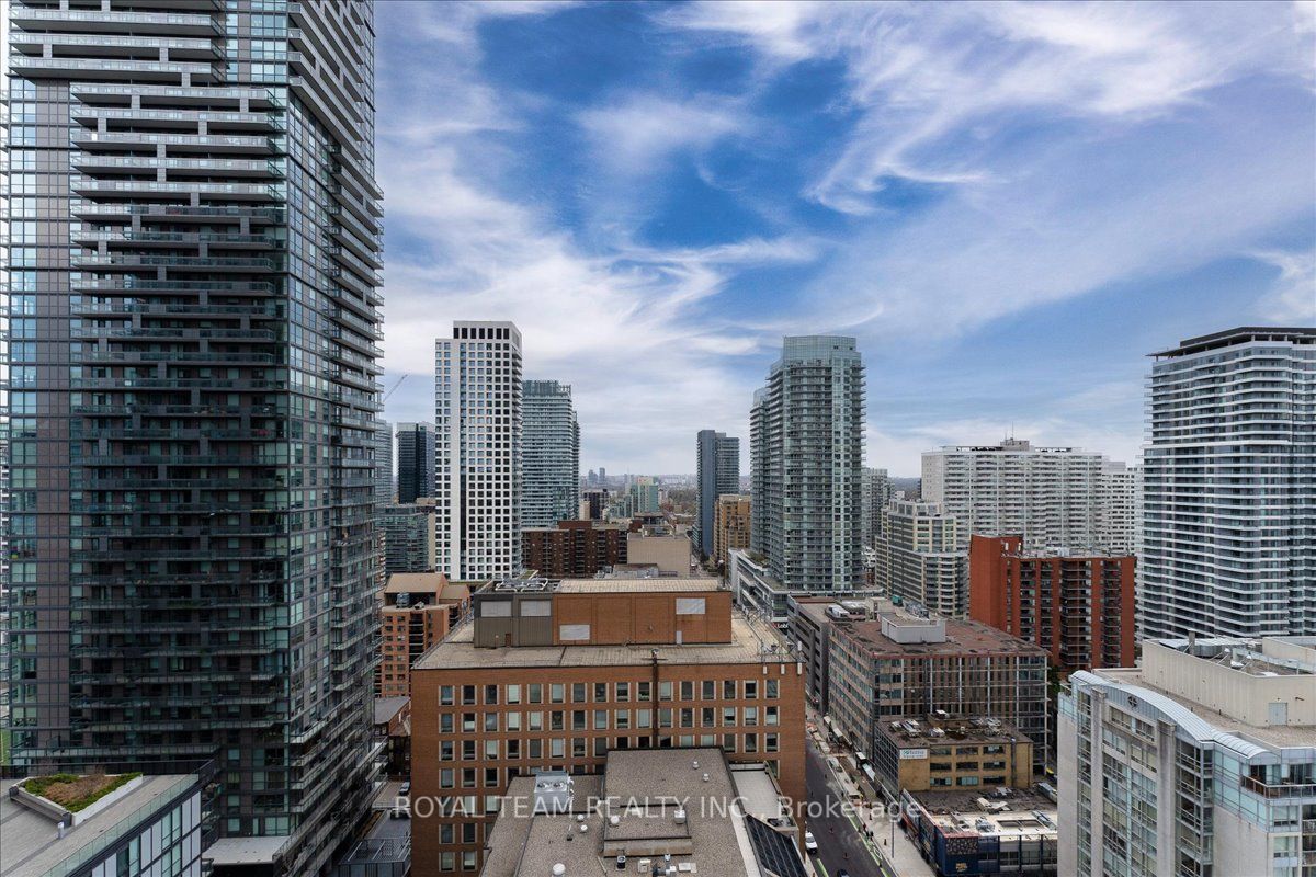 #1910 - 8 Eglinton Avenue Property Photo 5