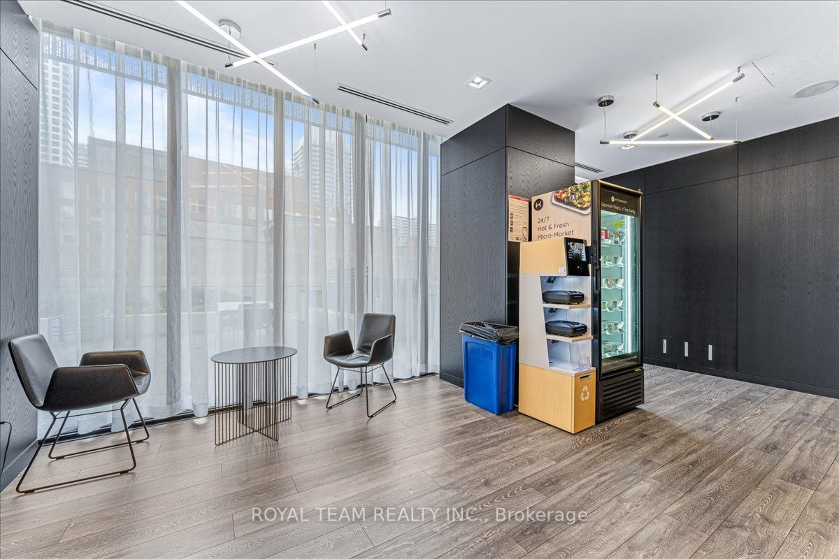 #1910 - 8 Eglinton Avenue Property Photo 25