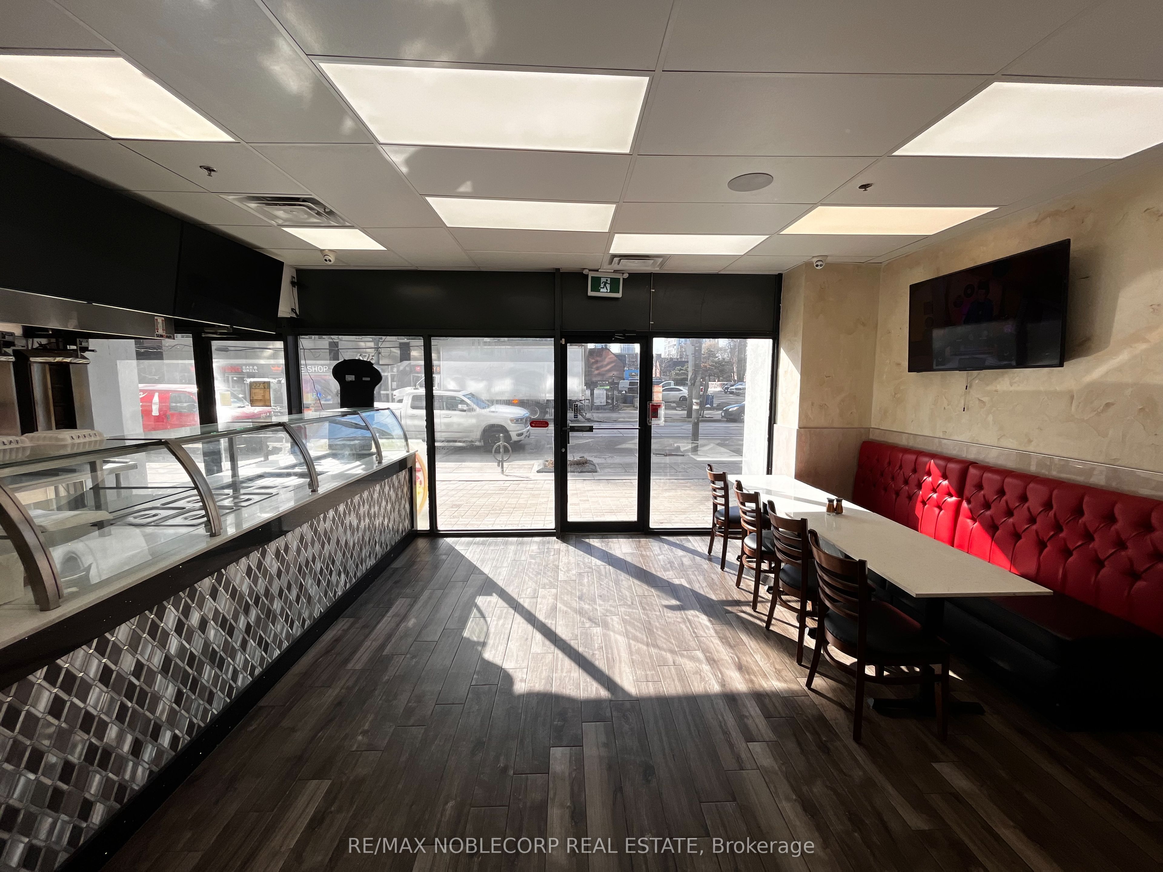 #105 - 700 King Street Property Photo 8