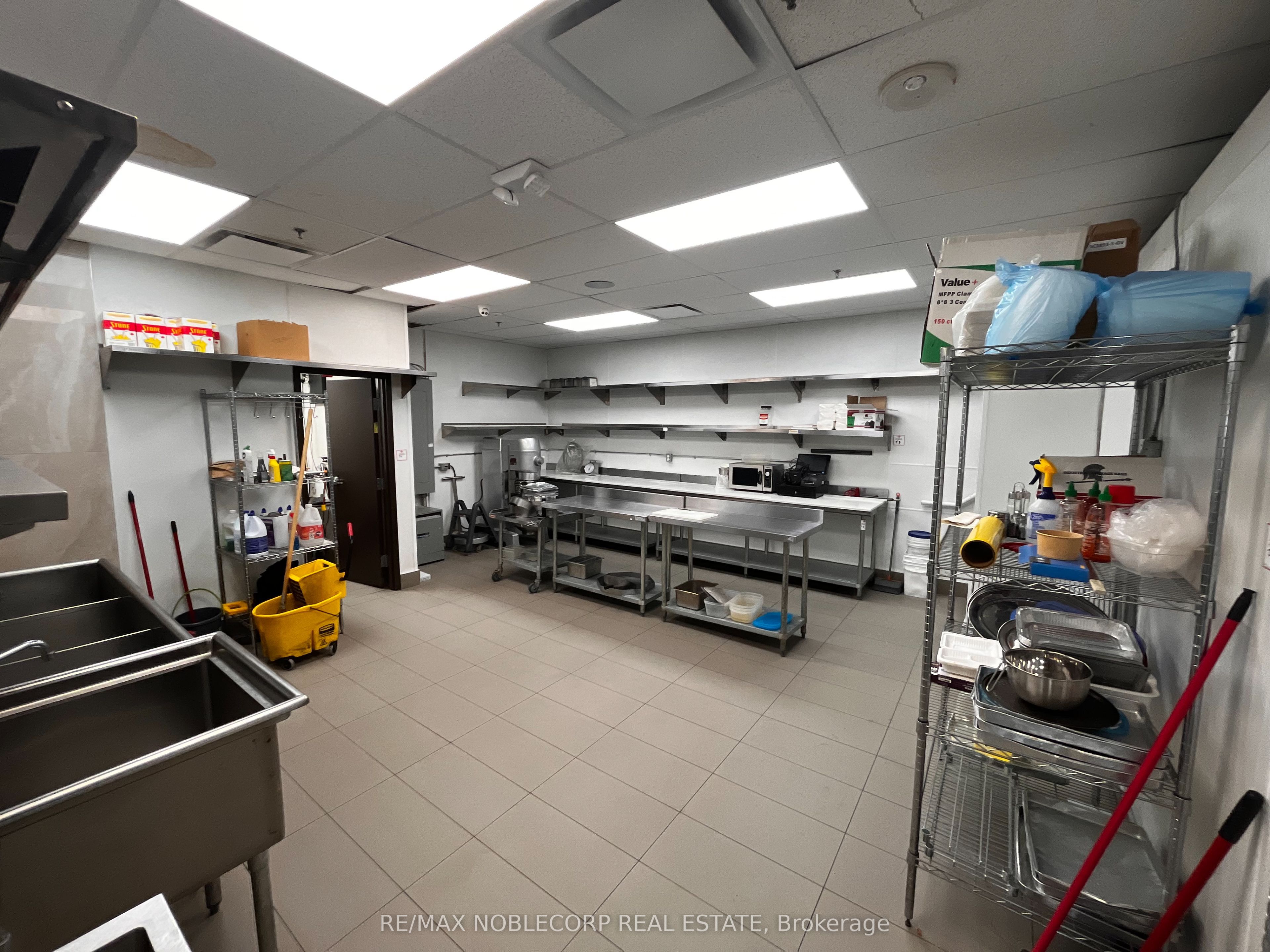 #105 - 700 King Street Property Photo 15