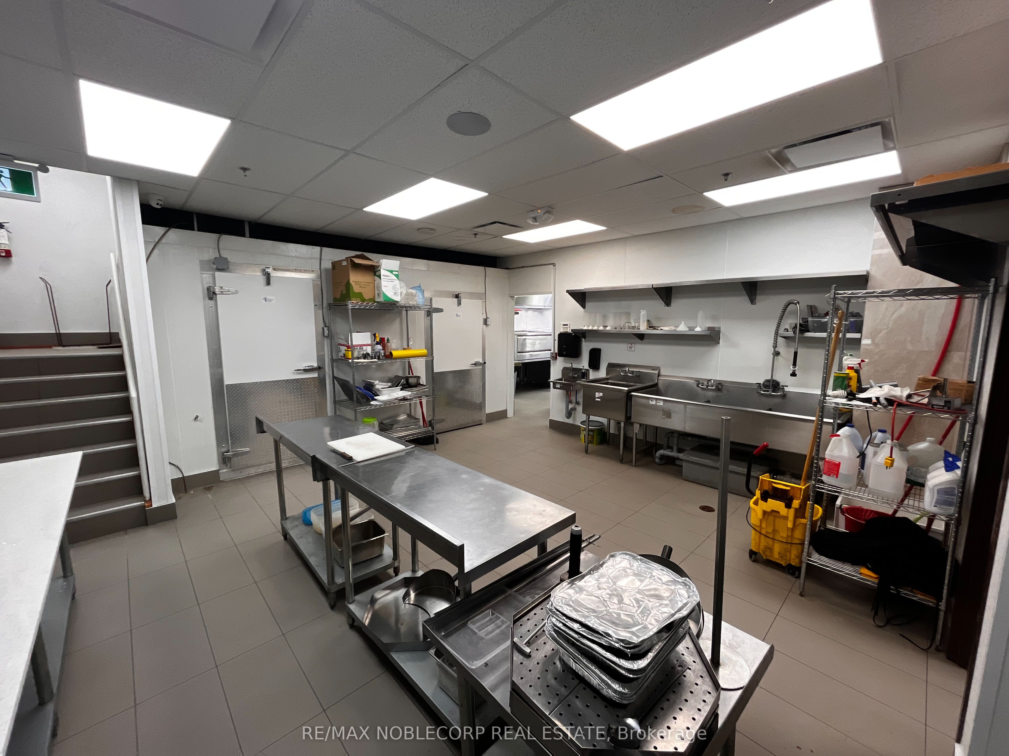 #105 - 700 King Street Property Photo 17