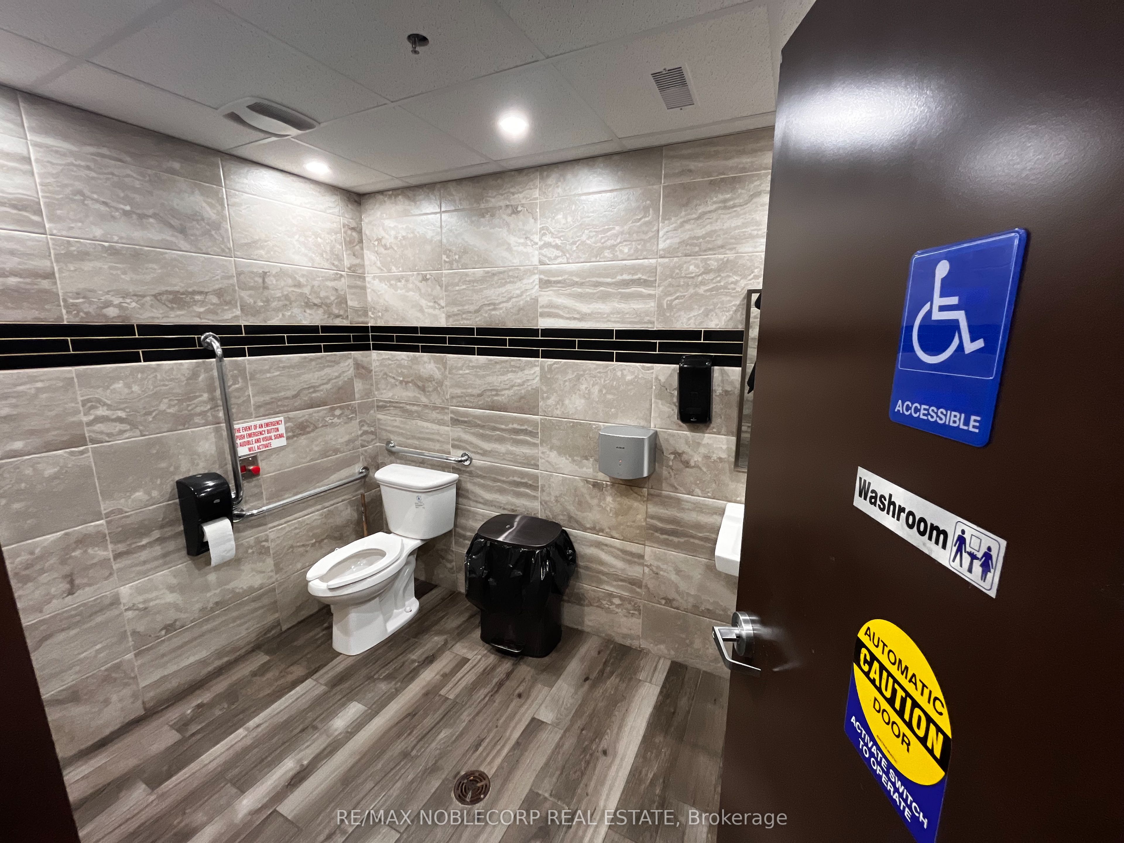 #105 - 700 King Street Property Photo 23