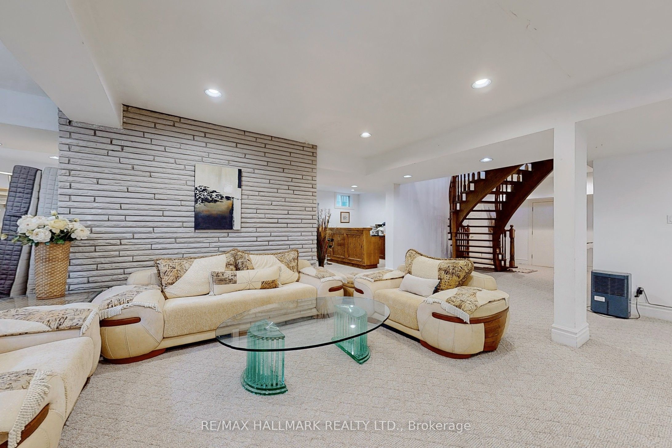11 Vernham Avenue Property Photo 33
