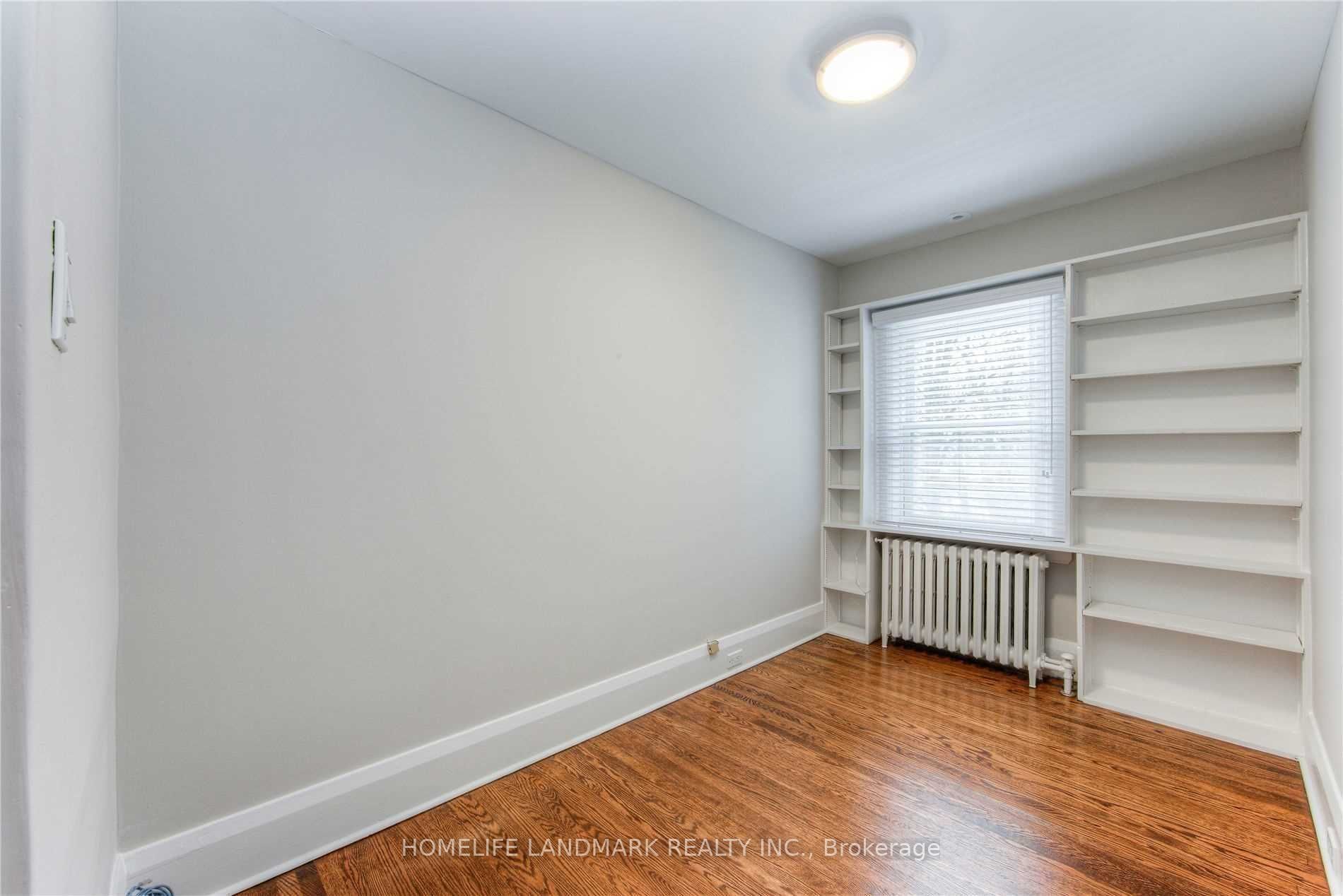 283 Chaplin Crescent Property Photo 11