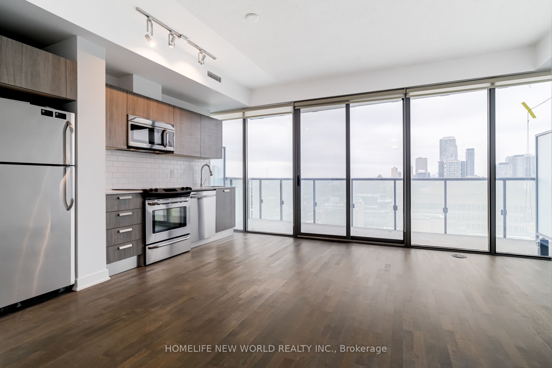 1815 Yonge Street 1805 Property Photo 4