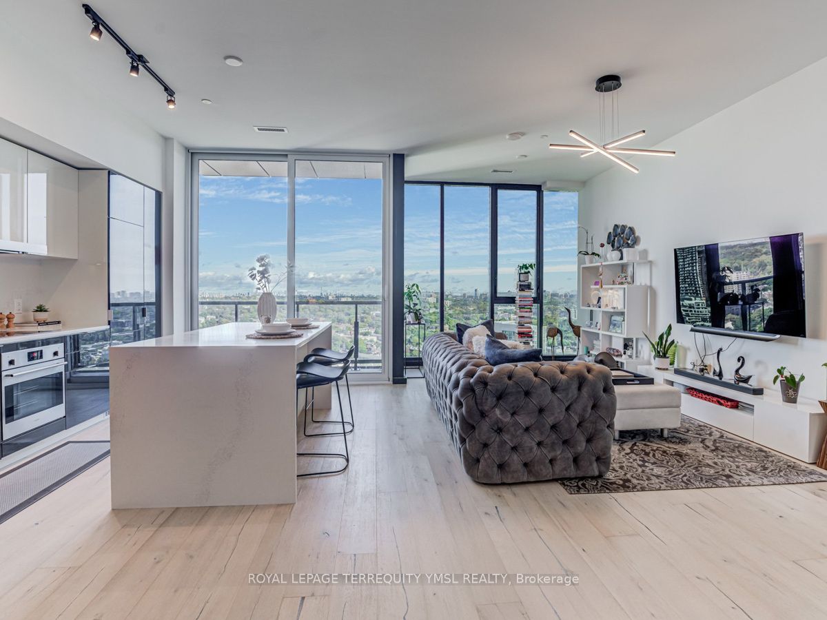 #ph02 - 170 Bayview Avenue Property Photo 1