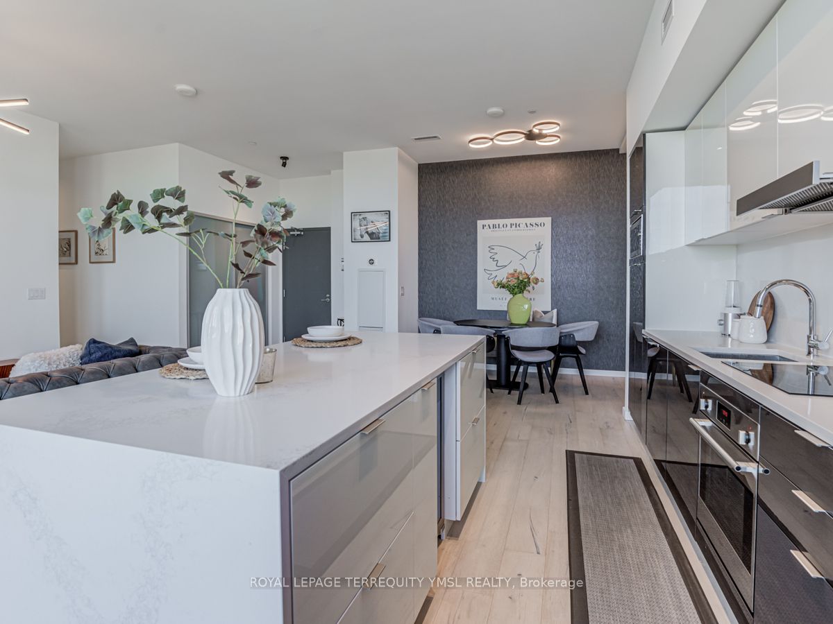 #ph02 - 170 Bayview Avenue Property Photo 3