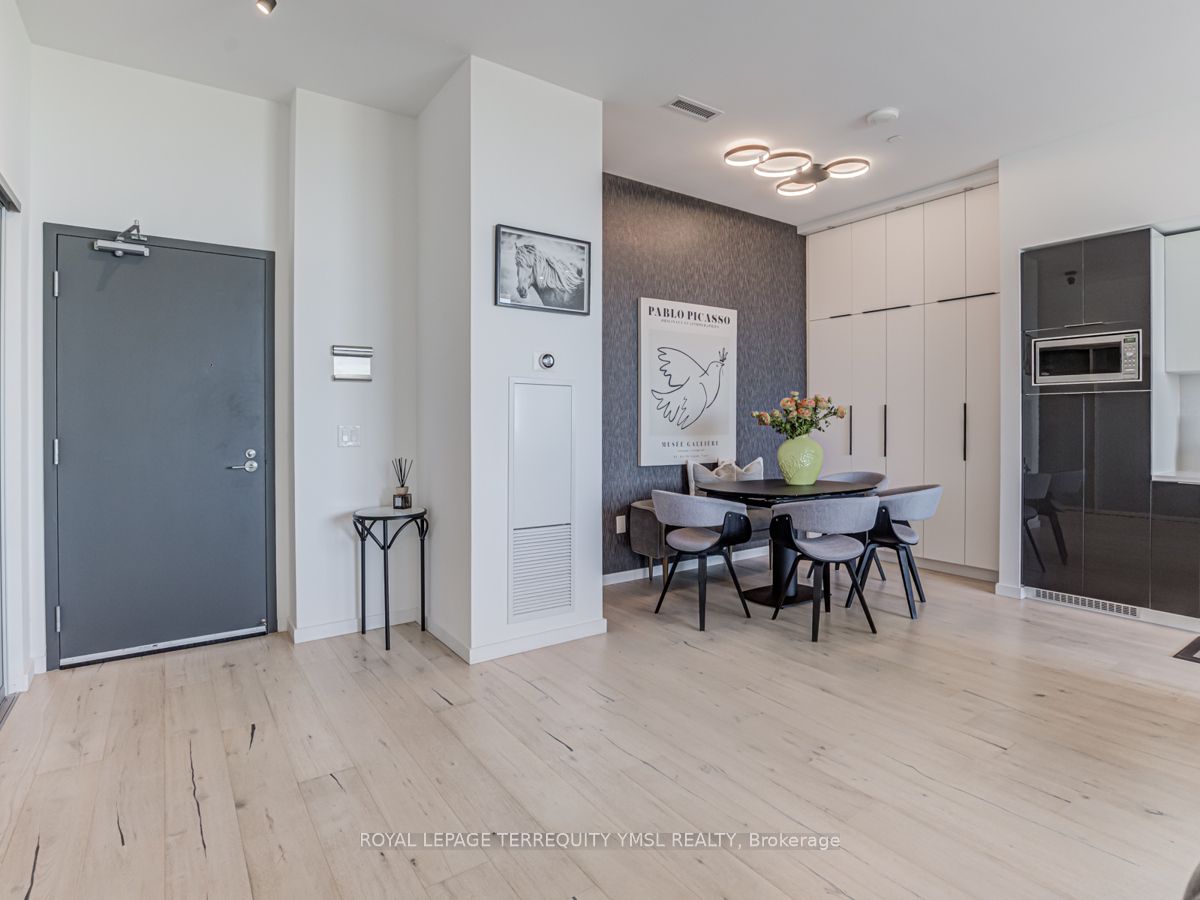 #ph02 - 170 Bayview Avenue Property Photo 9