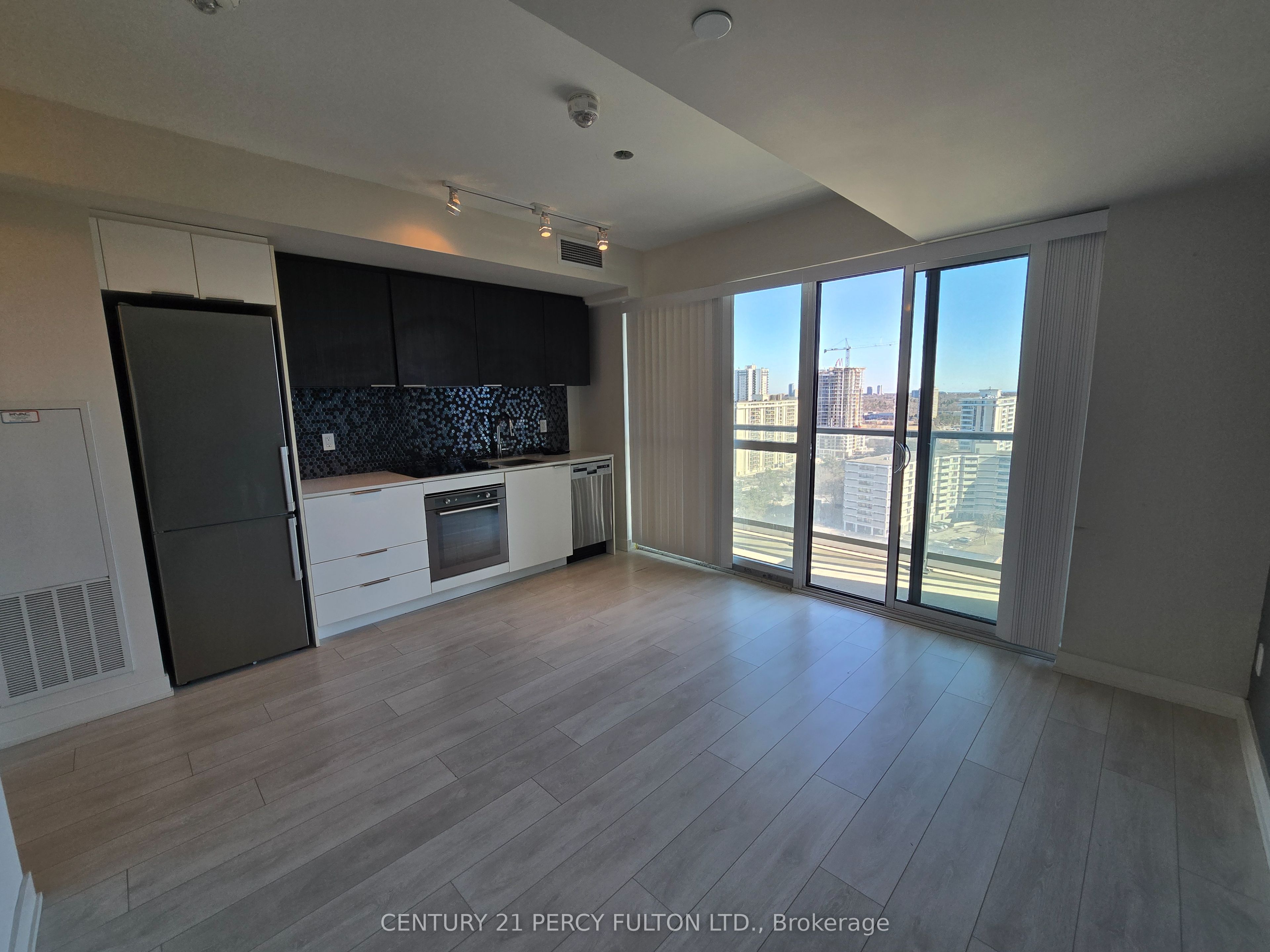 #1810 - 2 Sonic Way Property Photo 6