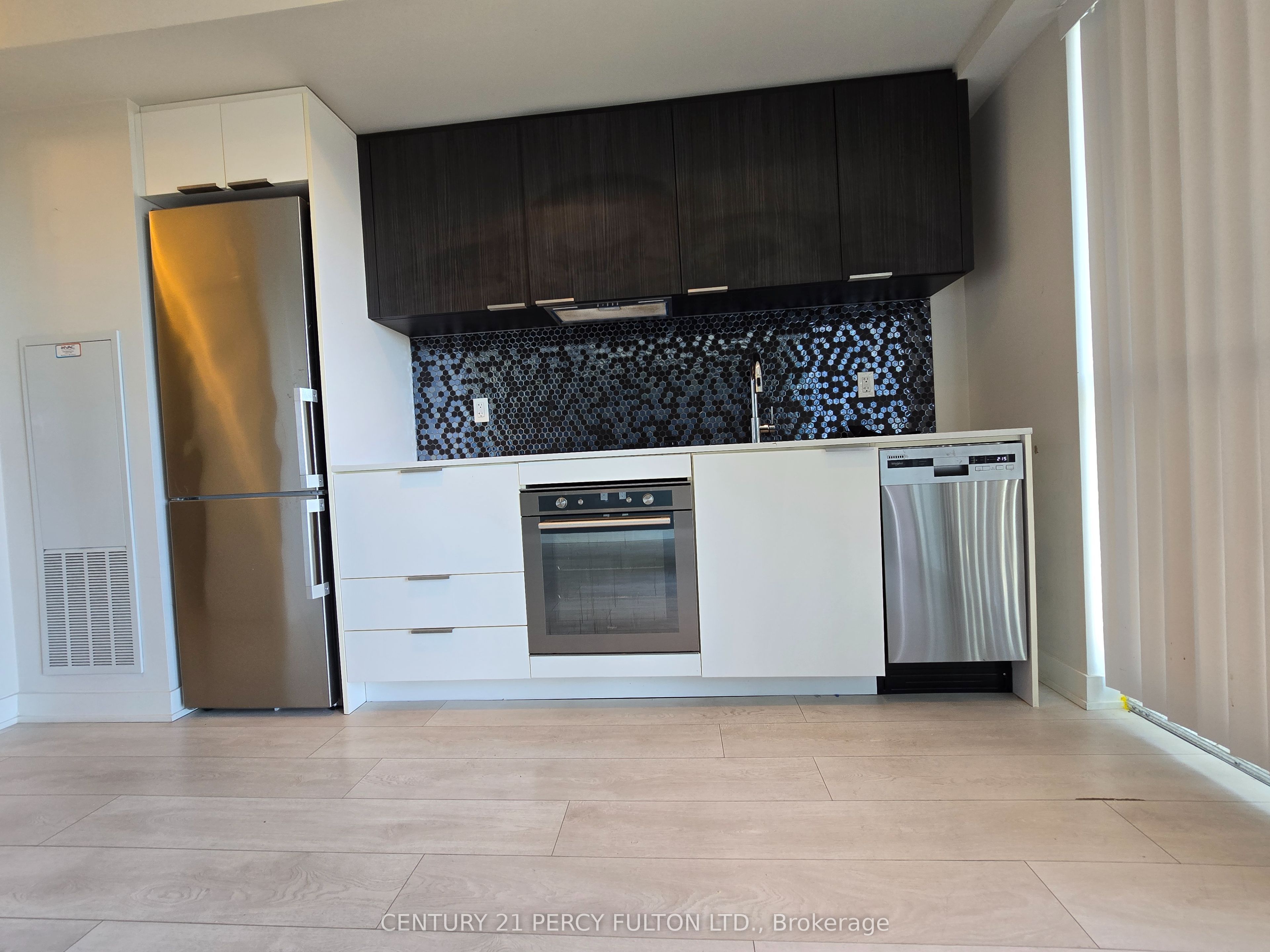 #1810 - 2 Sonic Way Property Photo 7