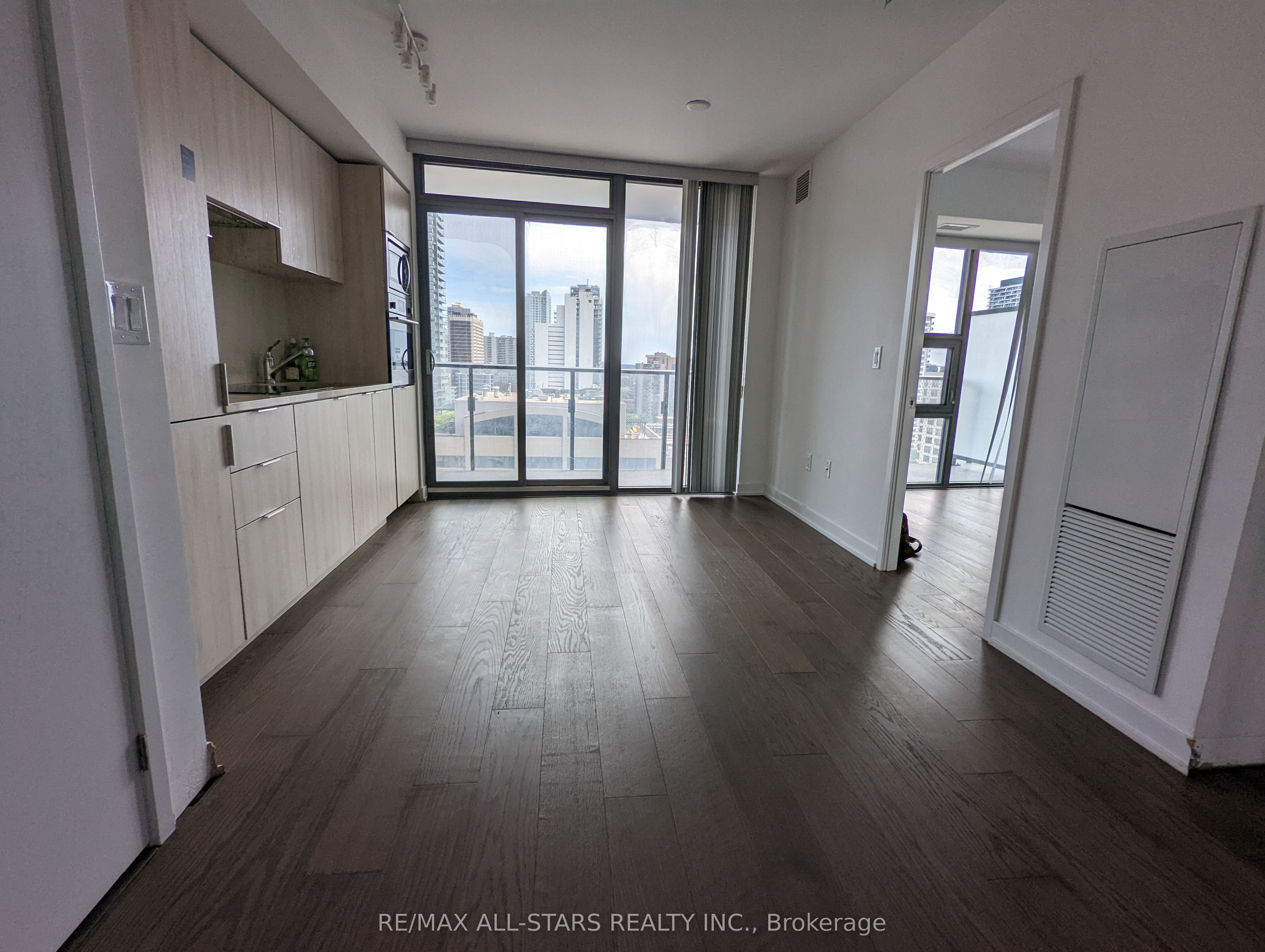 #1313 - 11 Wellesley Street Property Photo 3