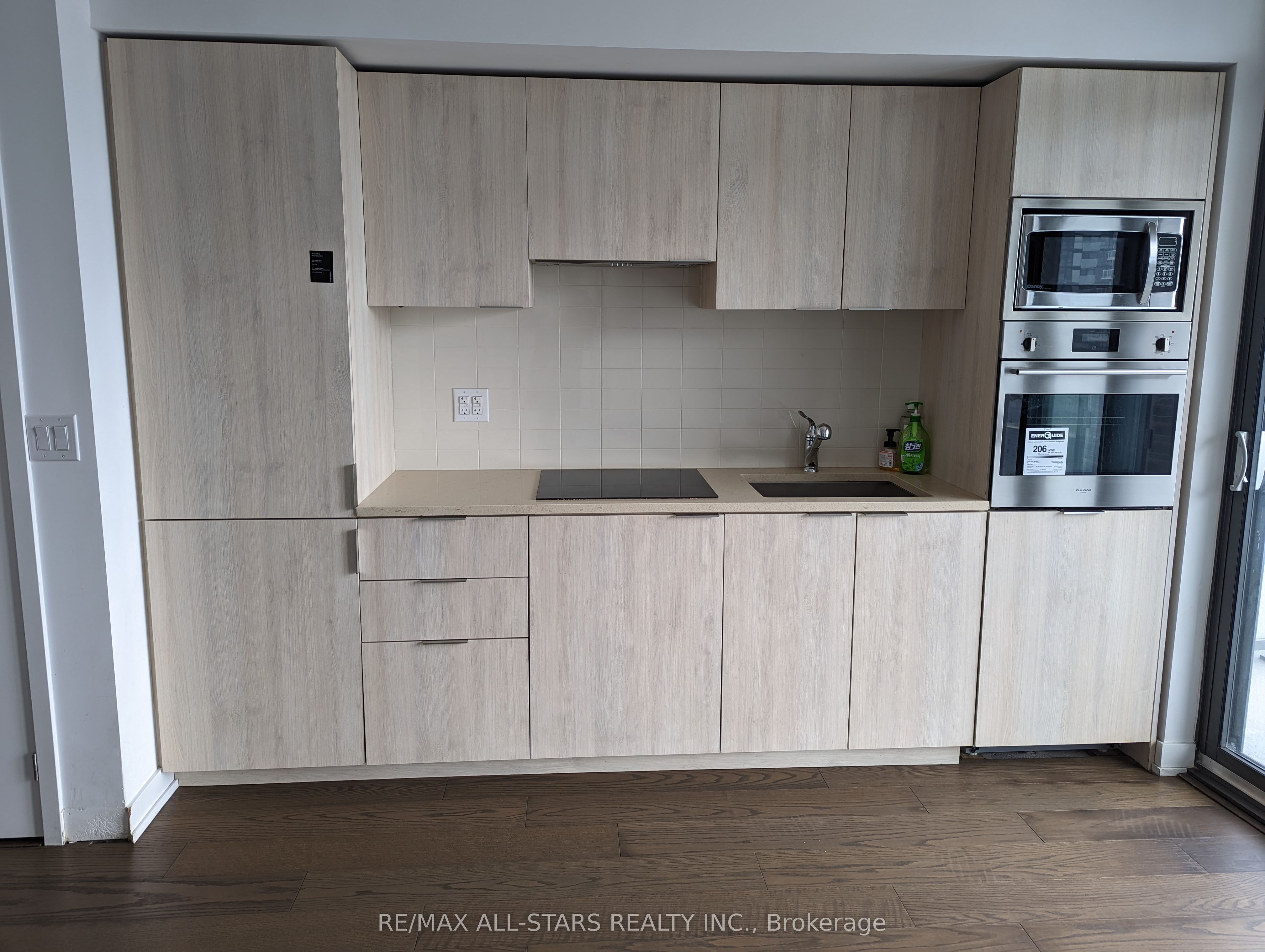 #1313 - 11 Wellesley Street Property Photo 4