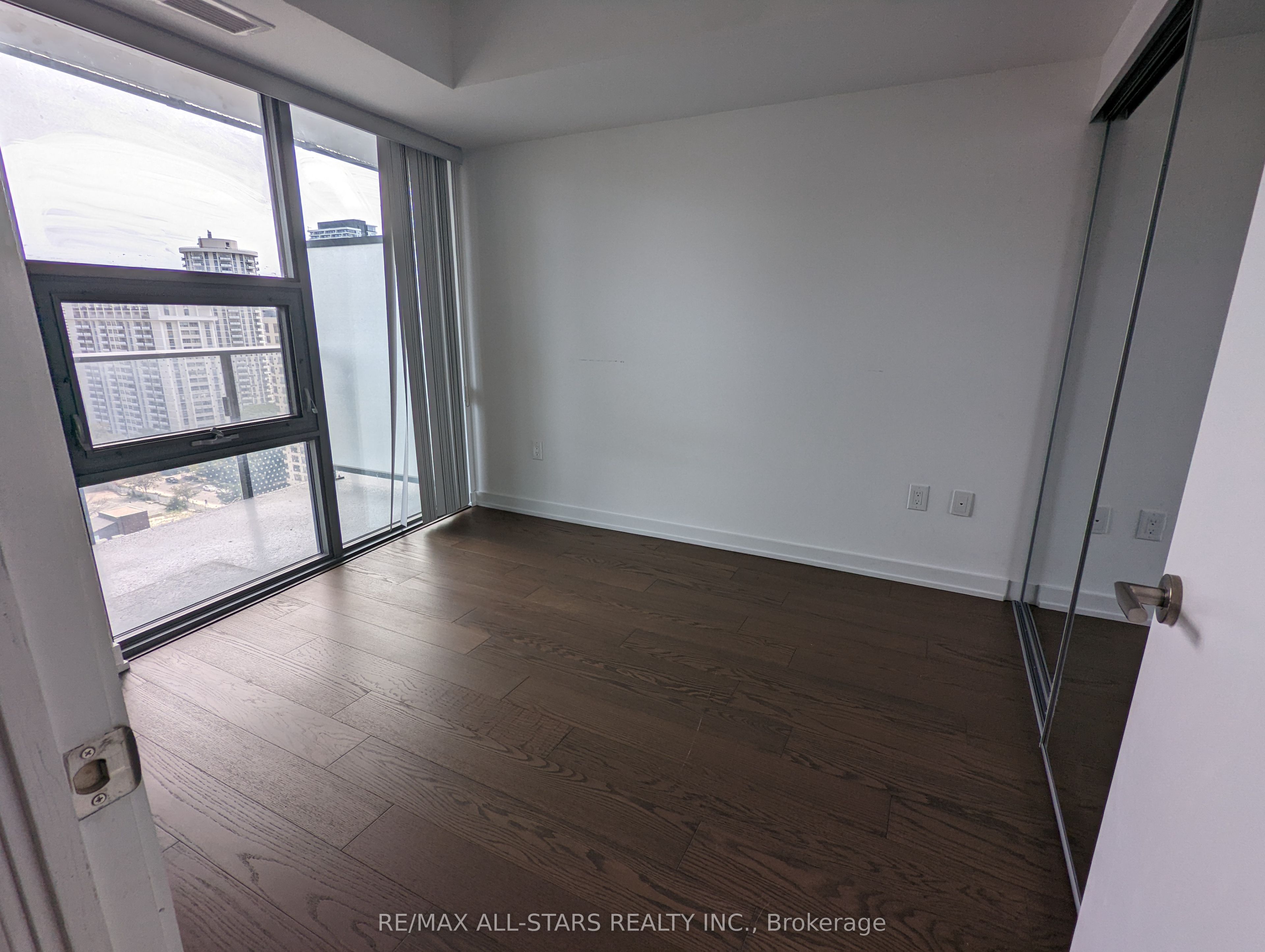 #1313 - 11 Wellesley Street Property Photo 5