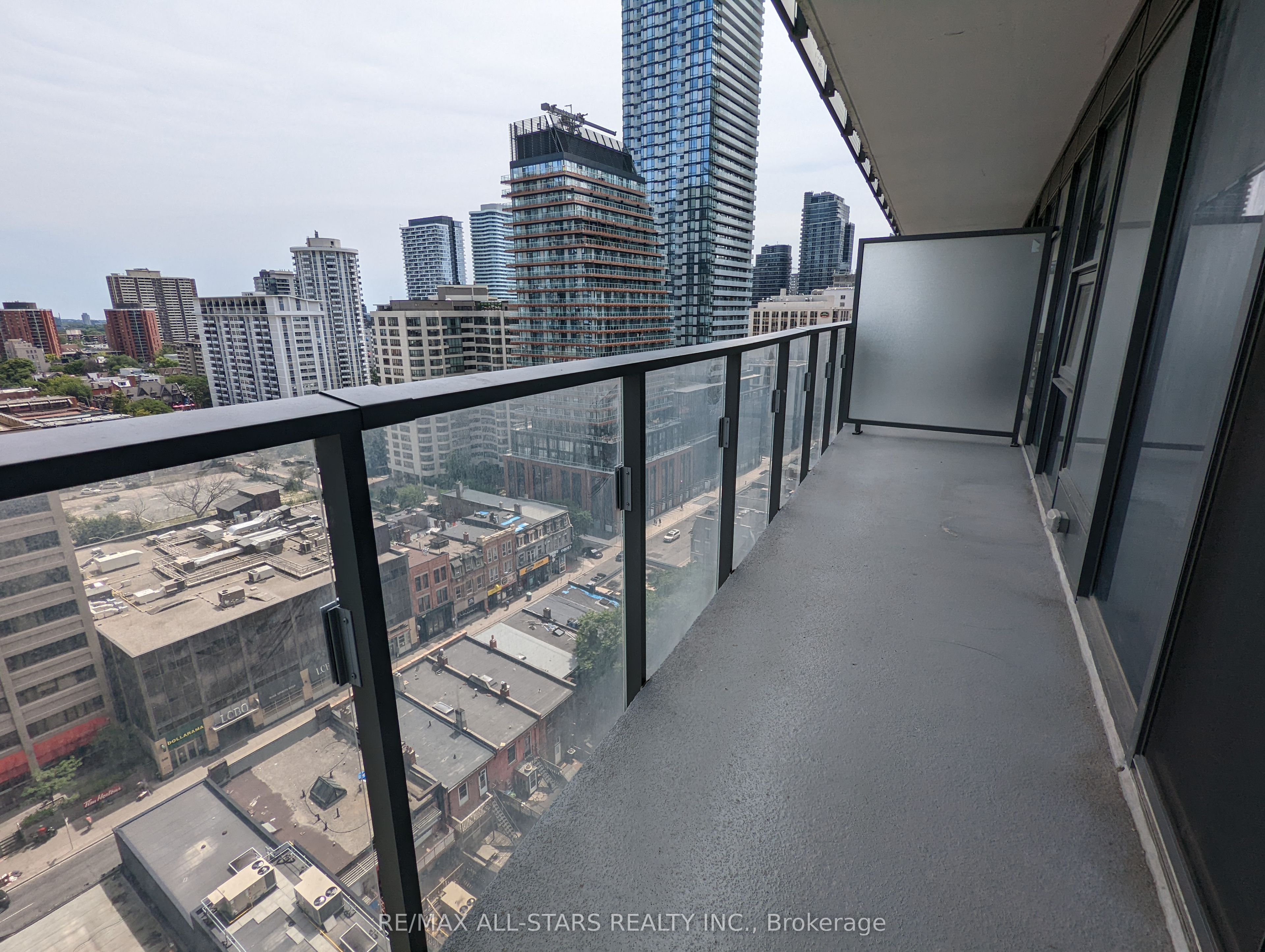 #1313 - 11 Wellesley Street Property Photo 8