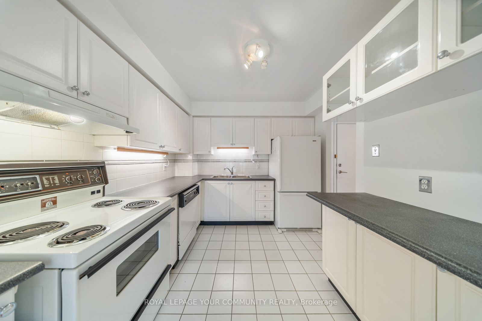 928 Millwood Road W 306 Property Photo 6