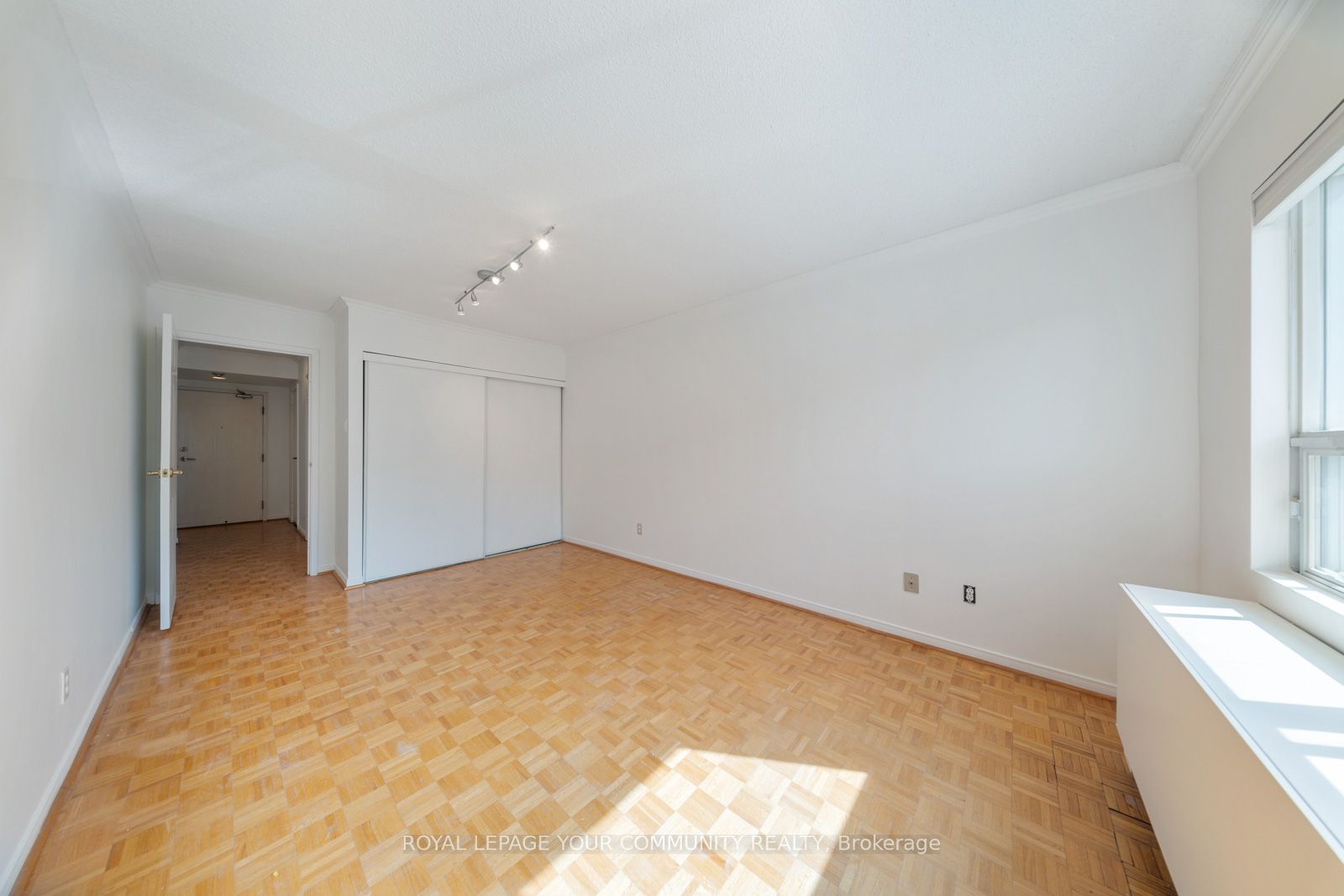 928 Millwood Road W 306 Property Photo 18