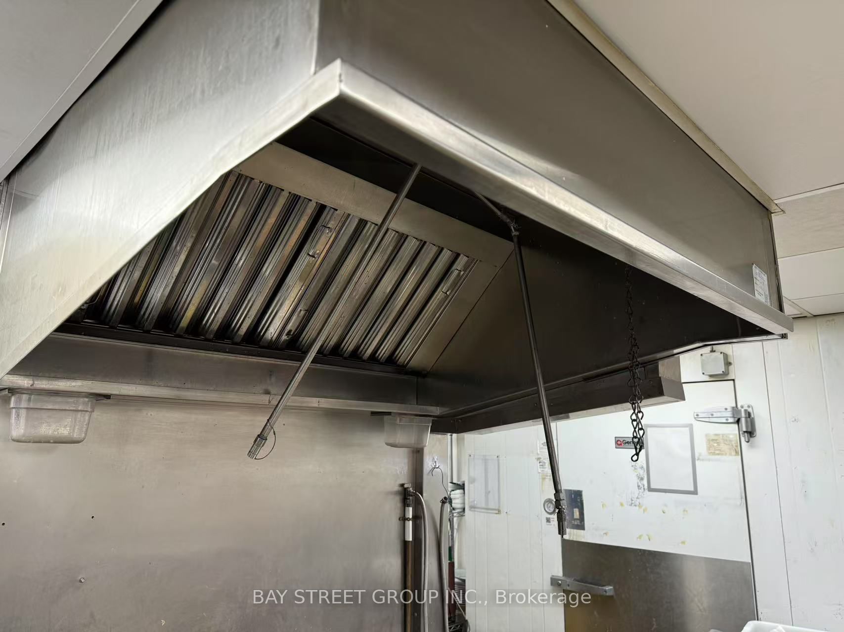 6114 Yonge Street Property Photo 12