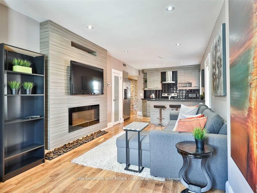 4 Belle Ayre Boulevard Property Photo 2