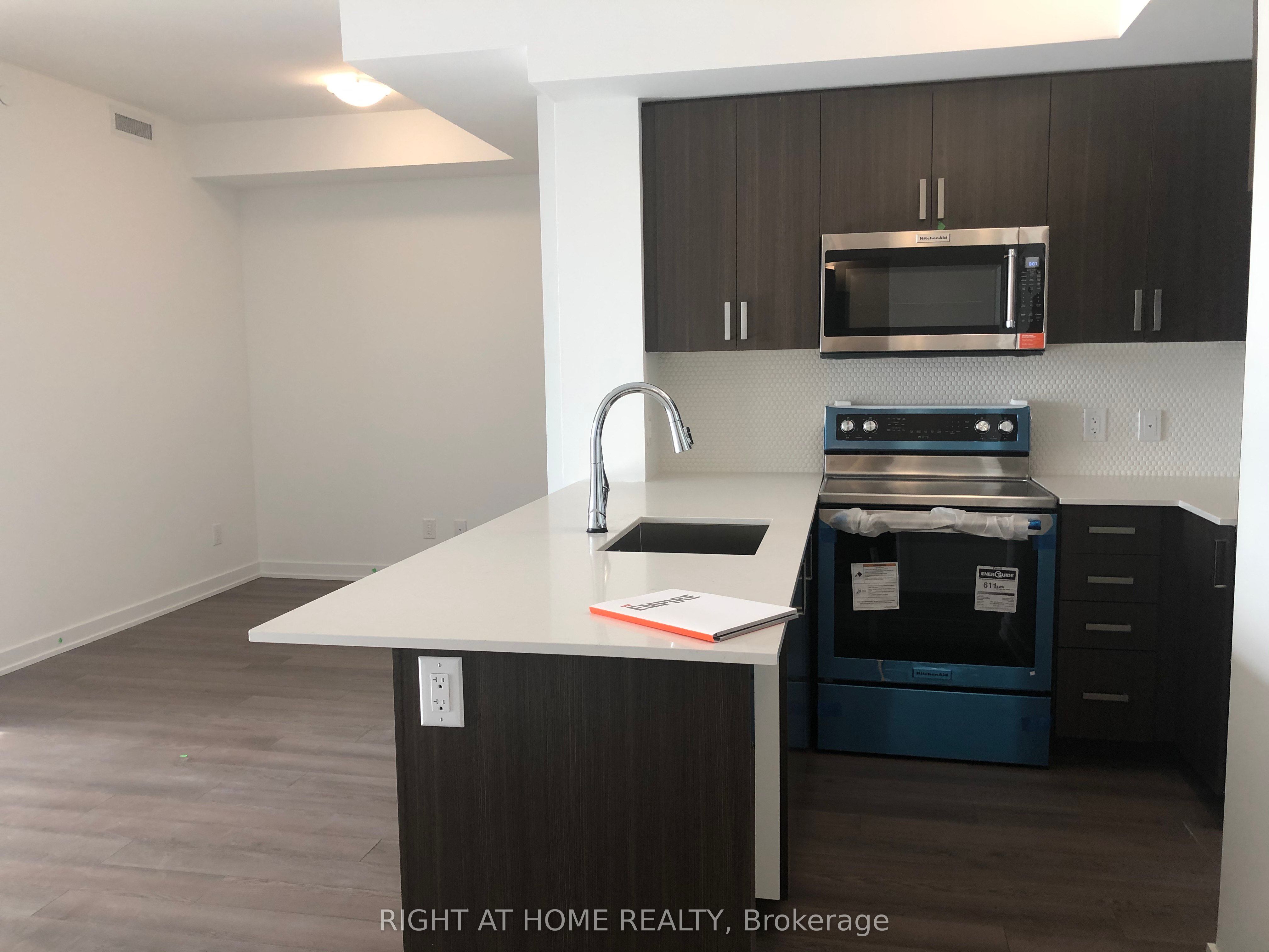 #704 - 1603 Eglinton Avenue Property Photo 3