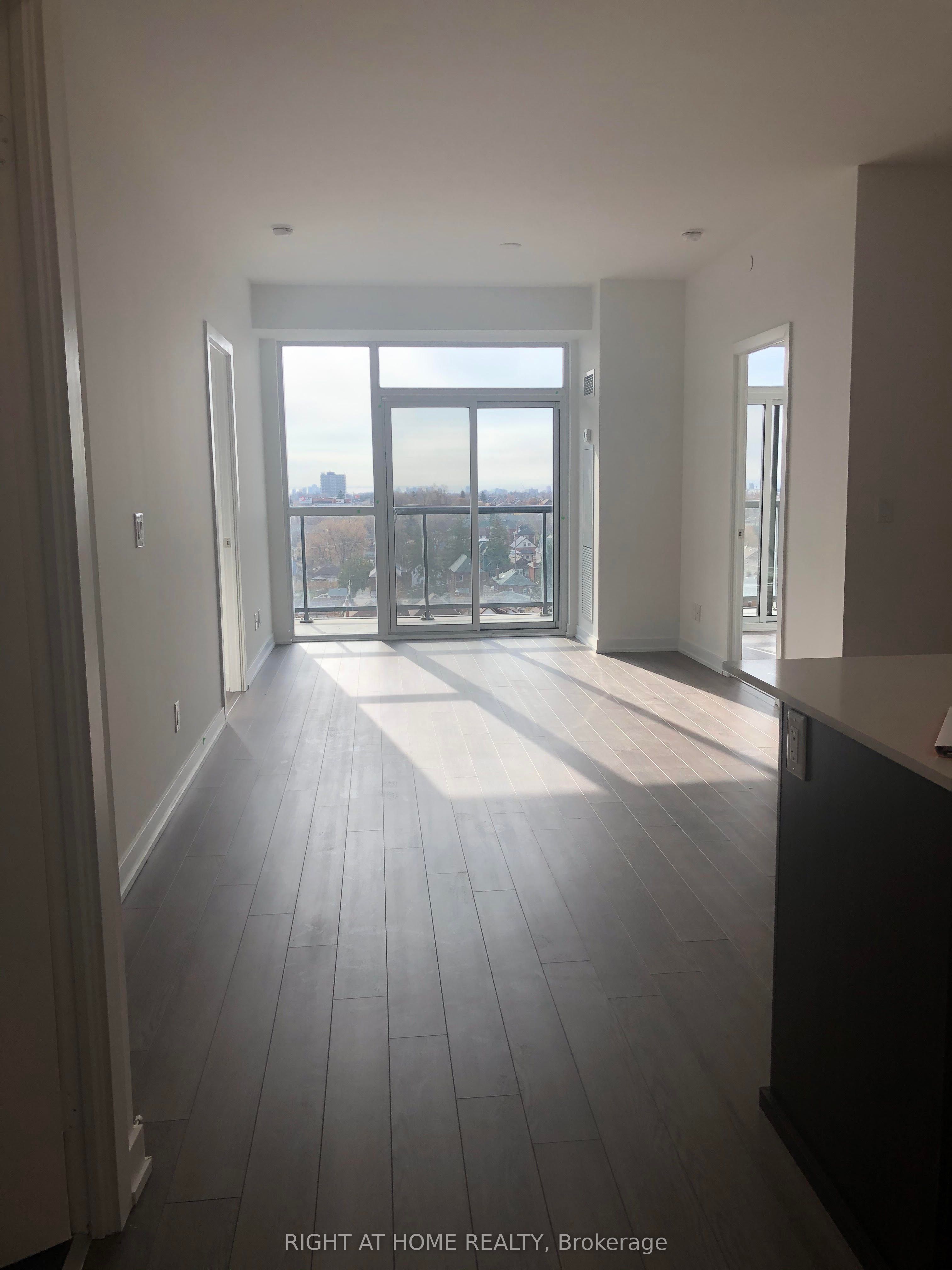 #704 - 1603 Eglinton Avenue Property Photo 5