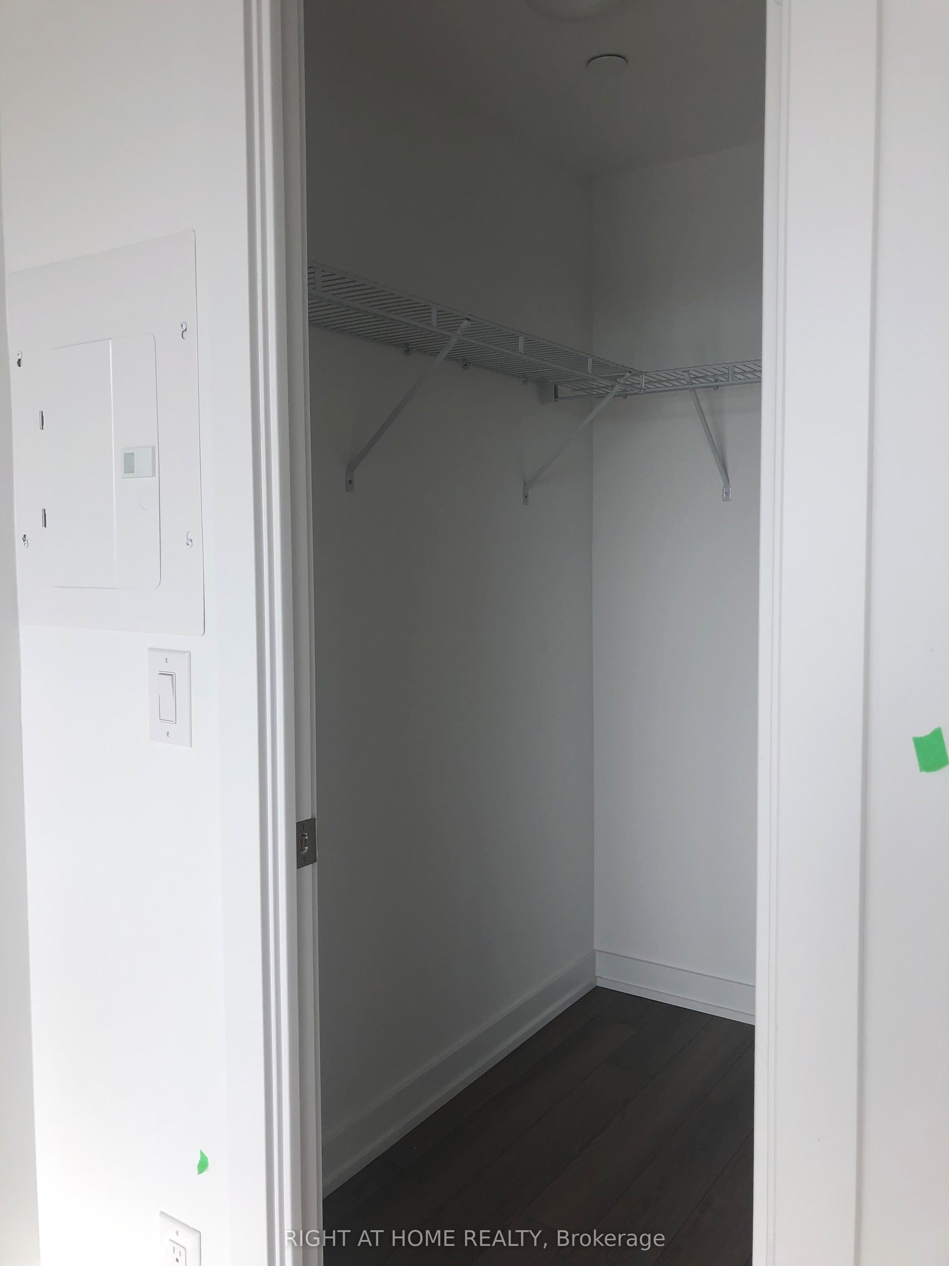 #704 - 1603 Eglinton Avenue Property Photo 12