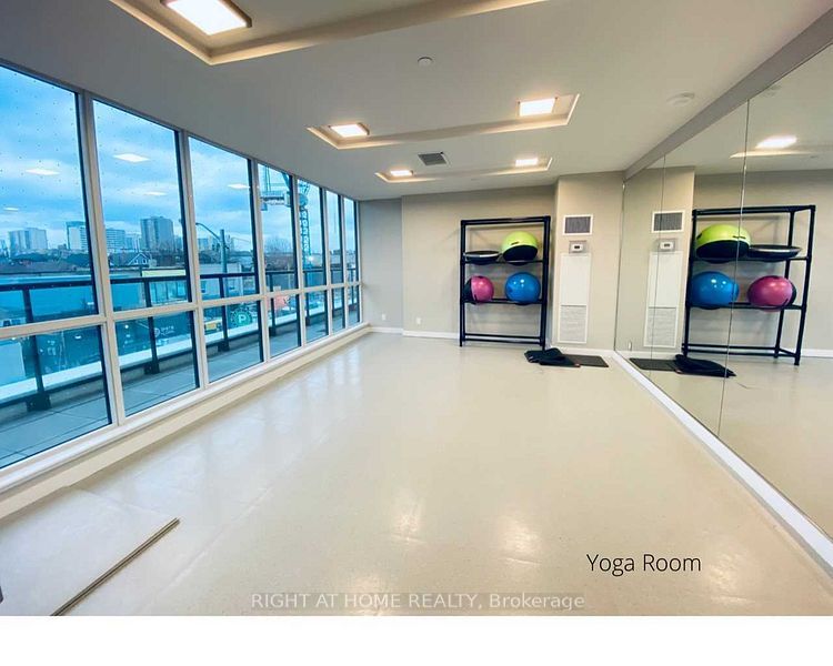 #704 - 1603 Eglinton Avenue Property Photo 20