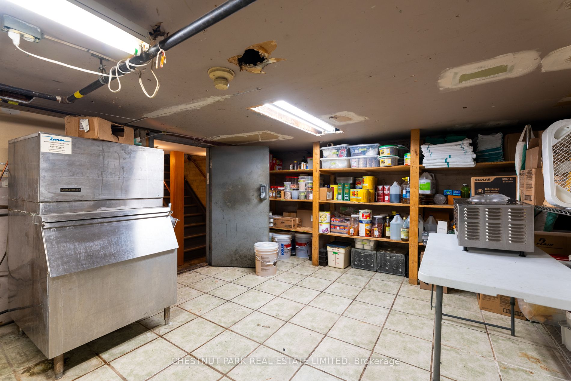 923 Dundas Street Property Photo 12