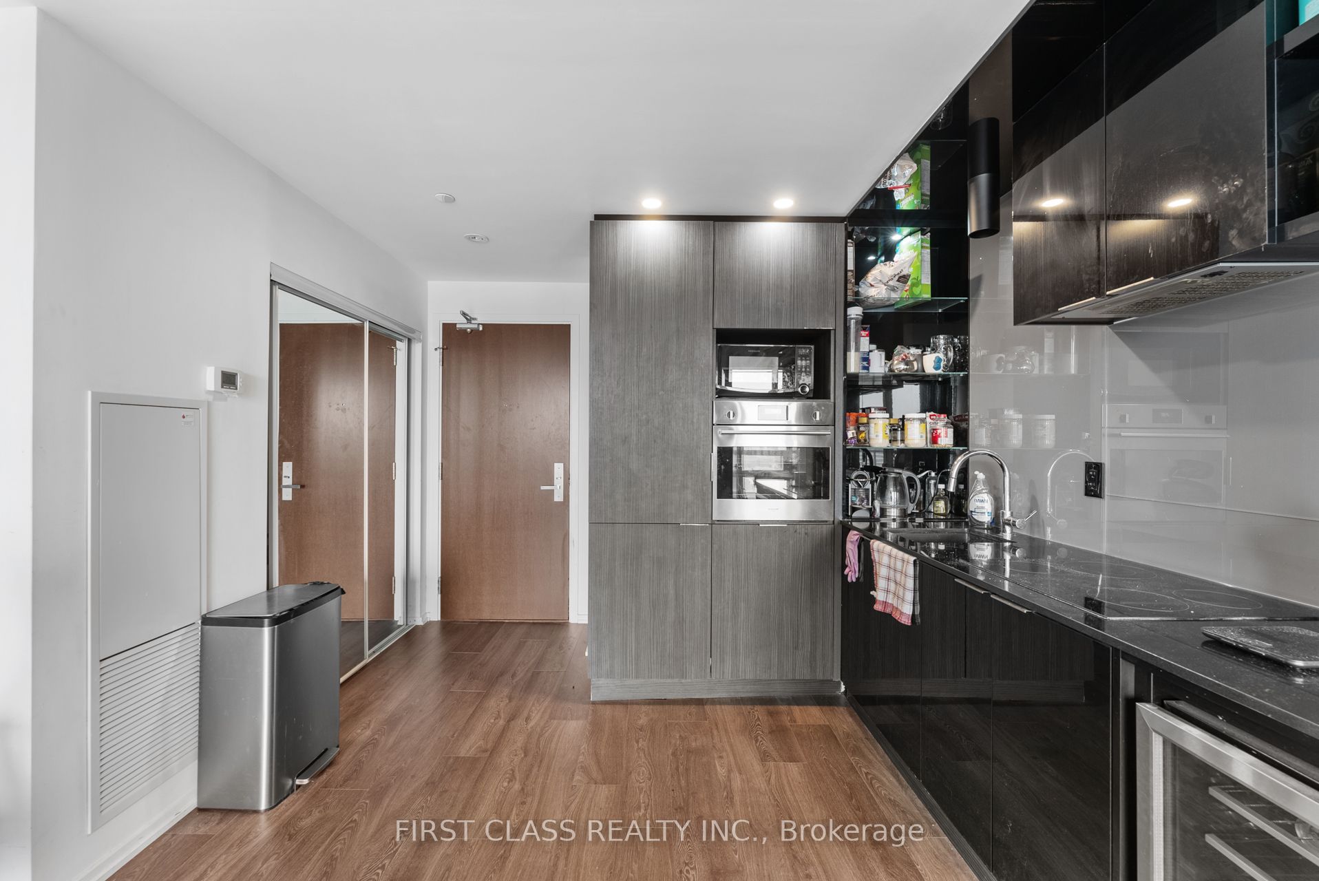 #3816 - 70 Temperance Street Property Photo 6