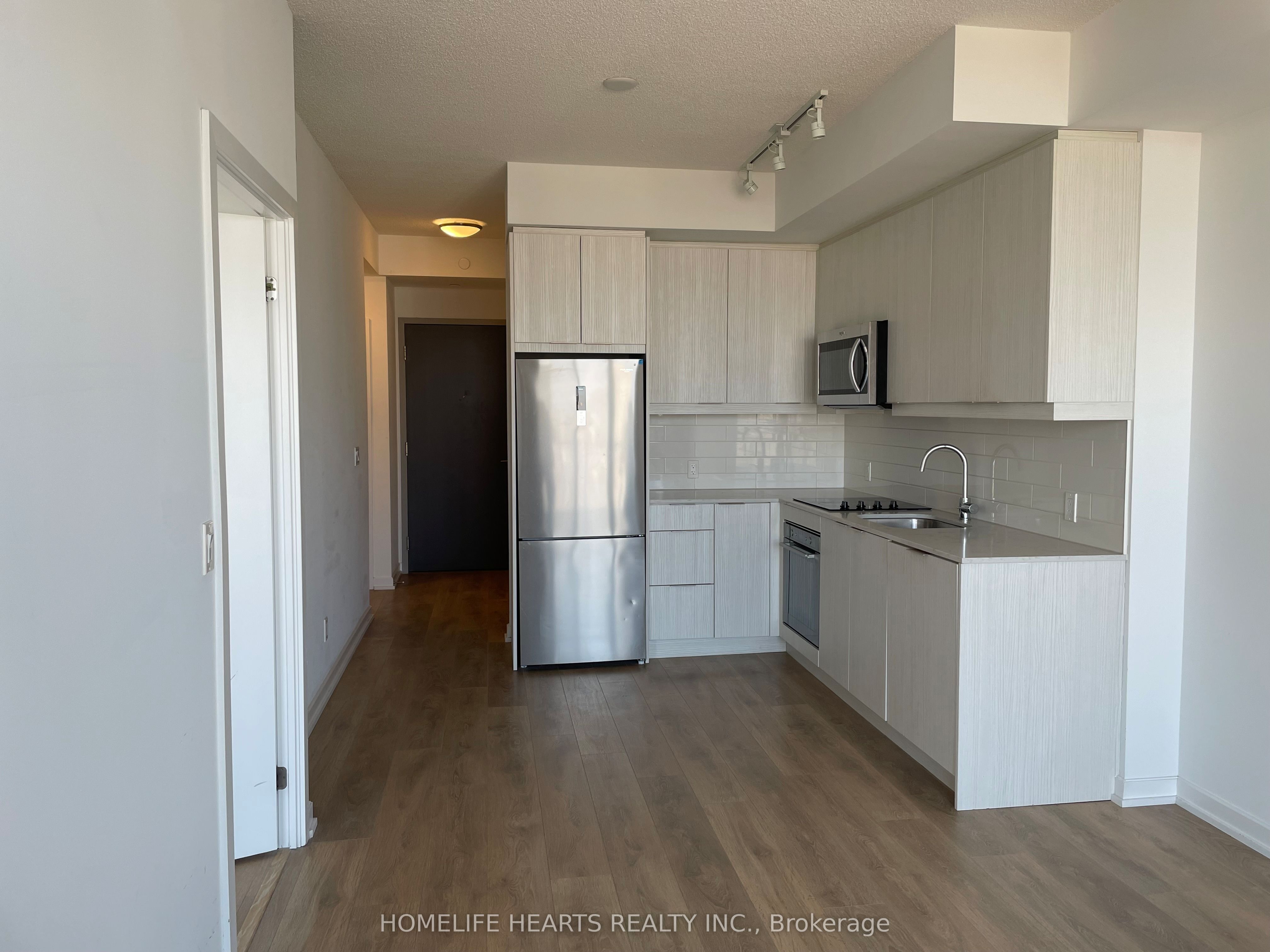 #1607 - 32 Forest Manor Road Property Photo 6