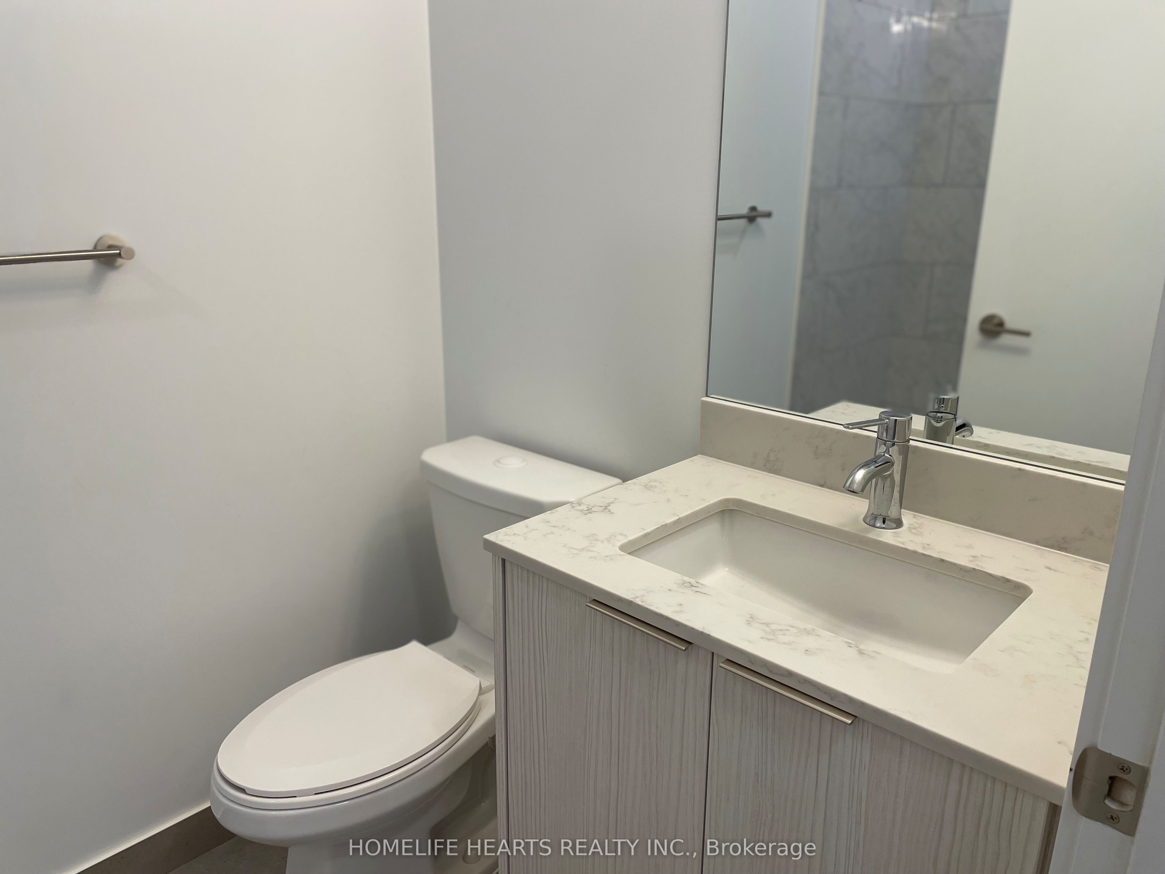 #1607 - 32 Forest Manor Road Property Photo 8