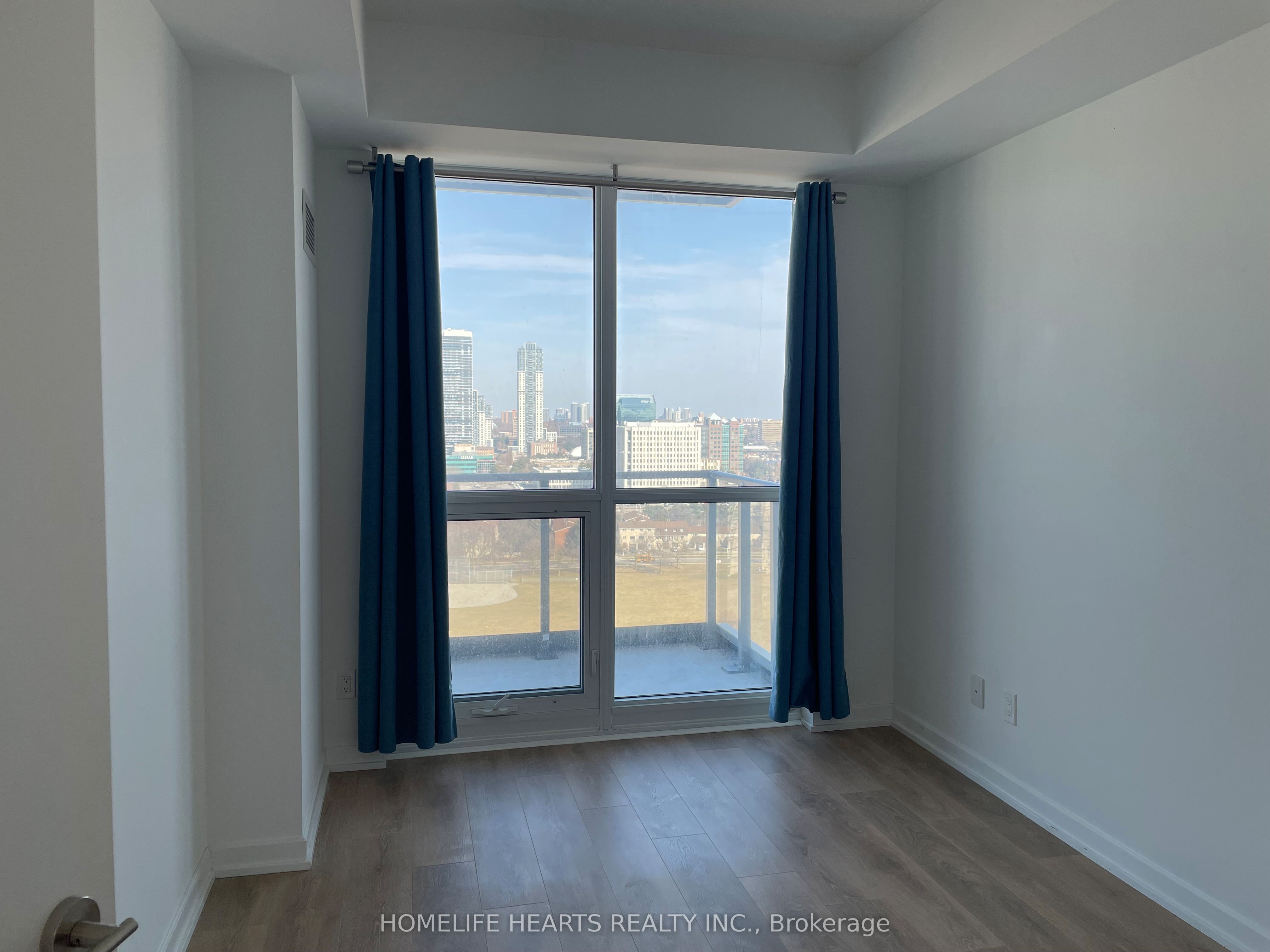 #1607 - 32 Forest Manor Road Property Photo 10