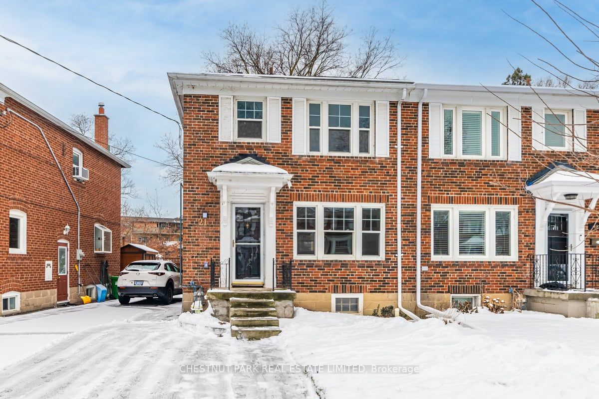 21 Thursfield Crescent Property Photo