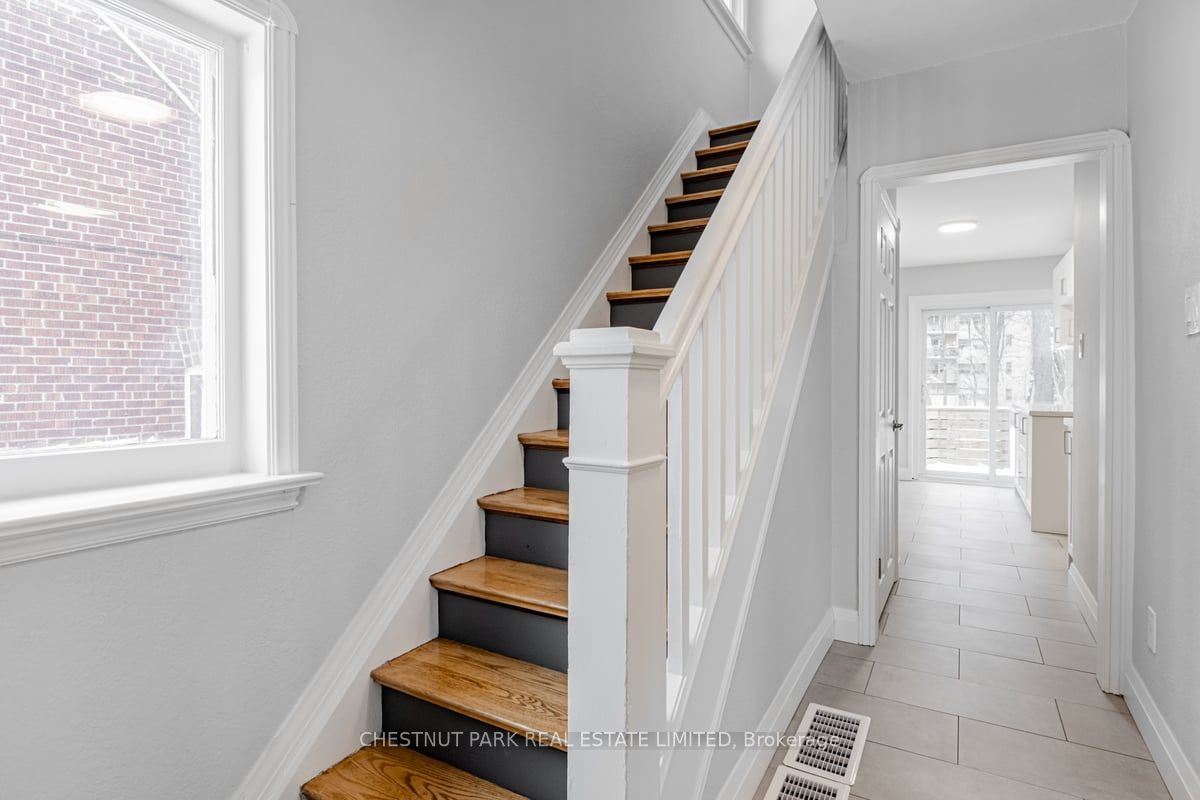 21 Thursfield Crescent Property Photo 3
