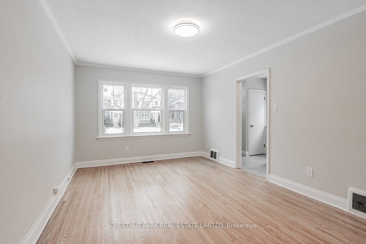 21 Thursfield Crescent Property Photo 4