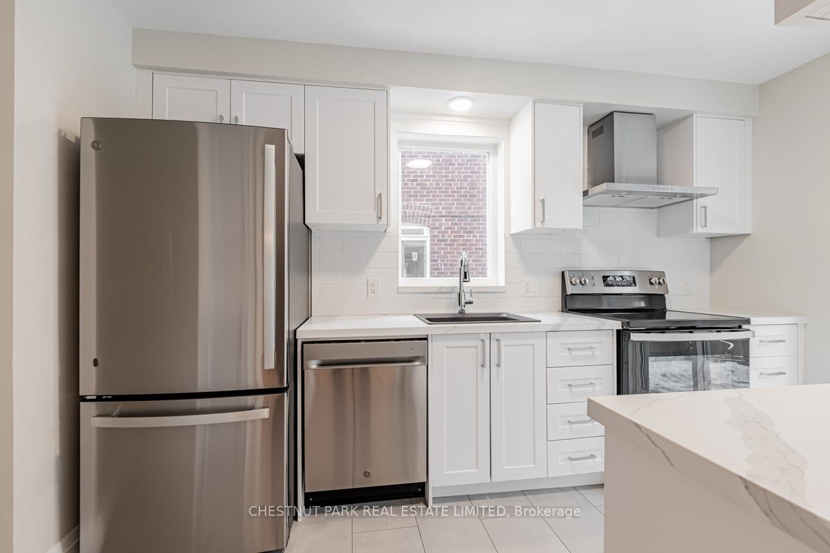 21 Thursfield Crescent Property Photo 9