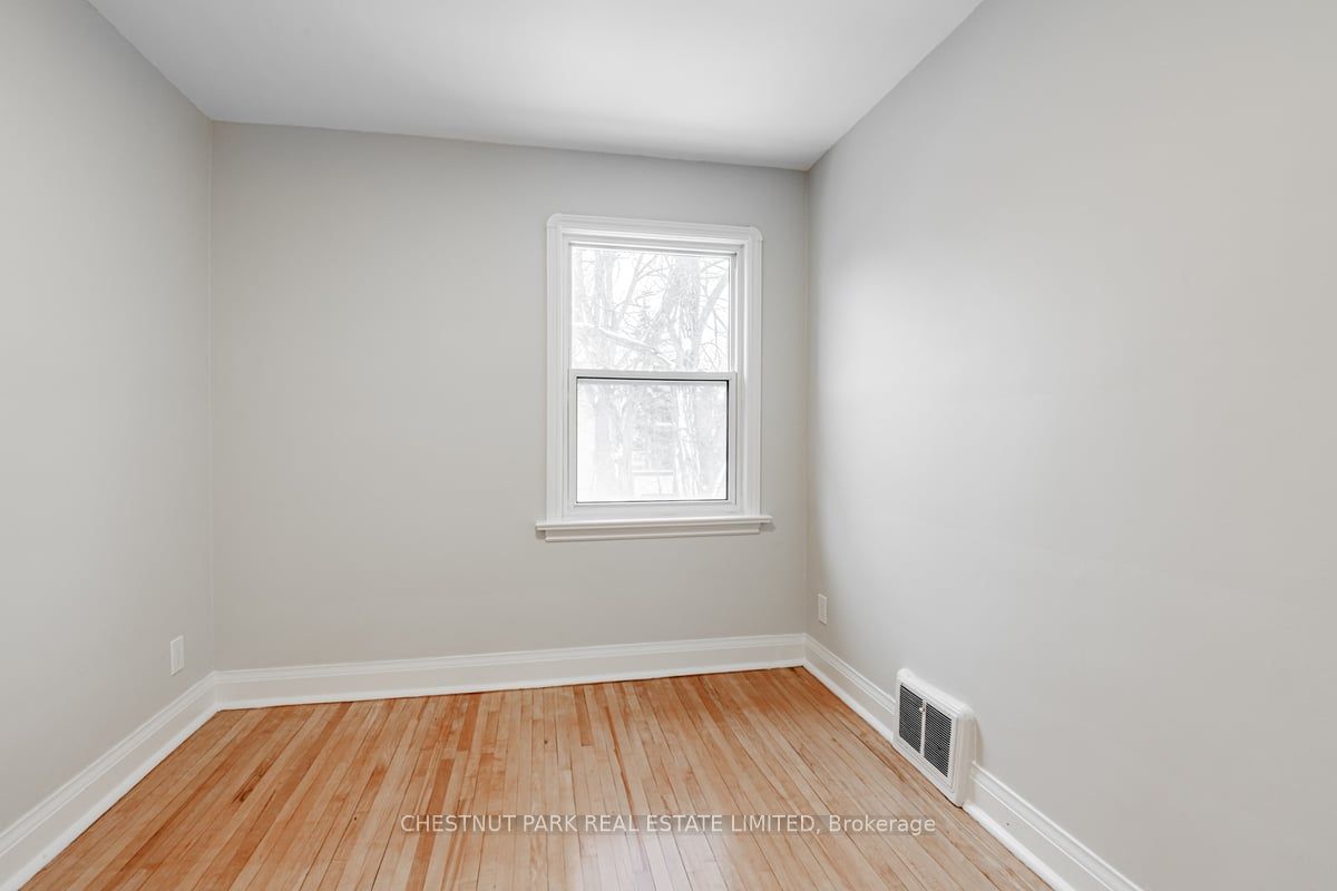 21 Thursfield Crescent Property Photo 14