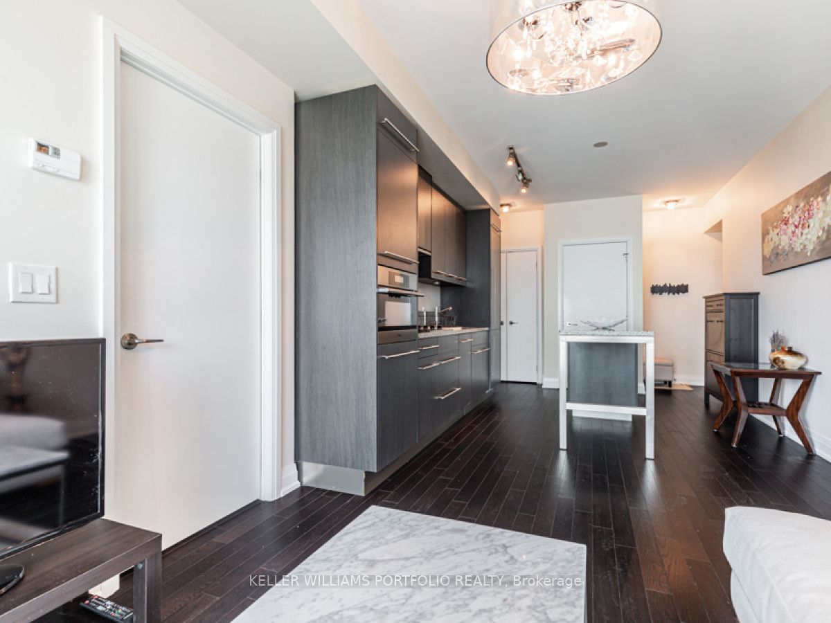 #1707 - 80 John Street Property Photo 3