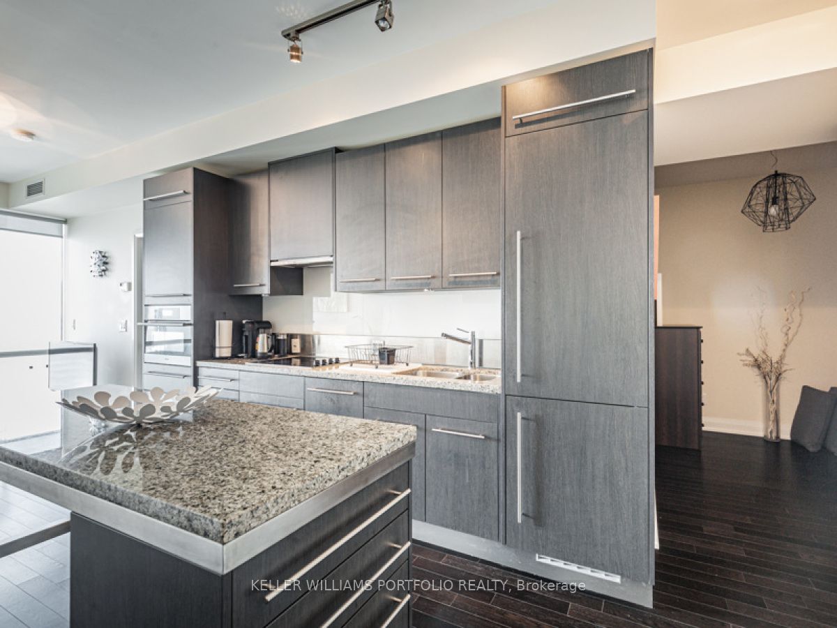 #1707 - 80 John Street Property Photo 5