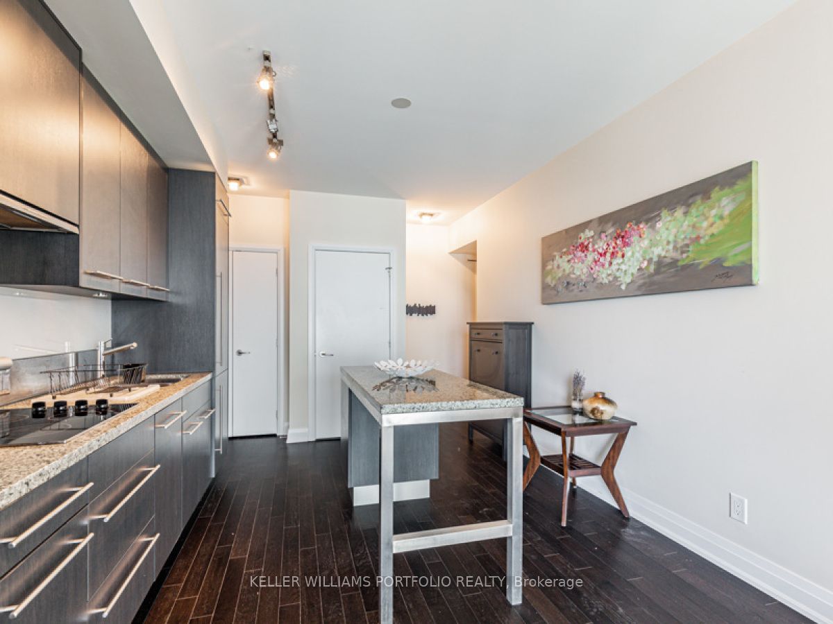 #1707 - 80 John Street Property Photo 9